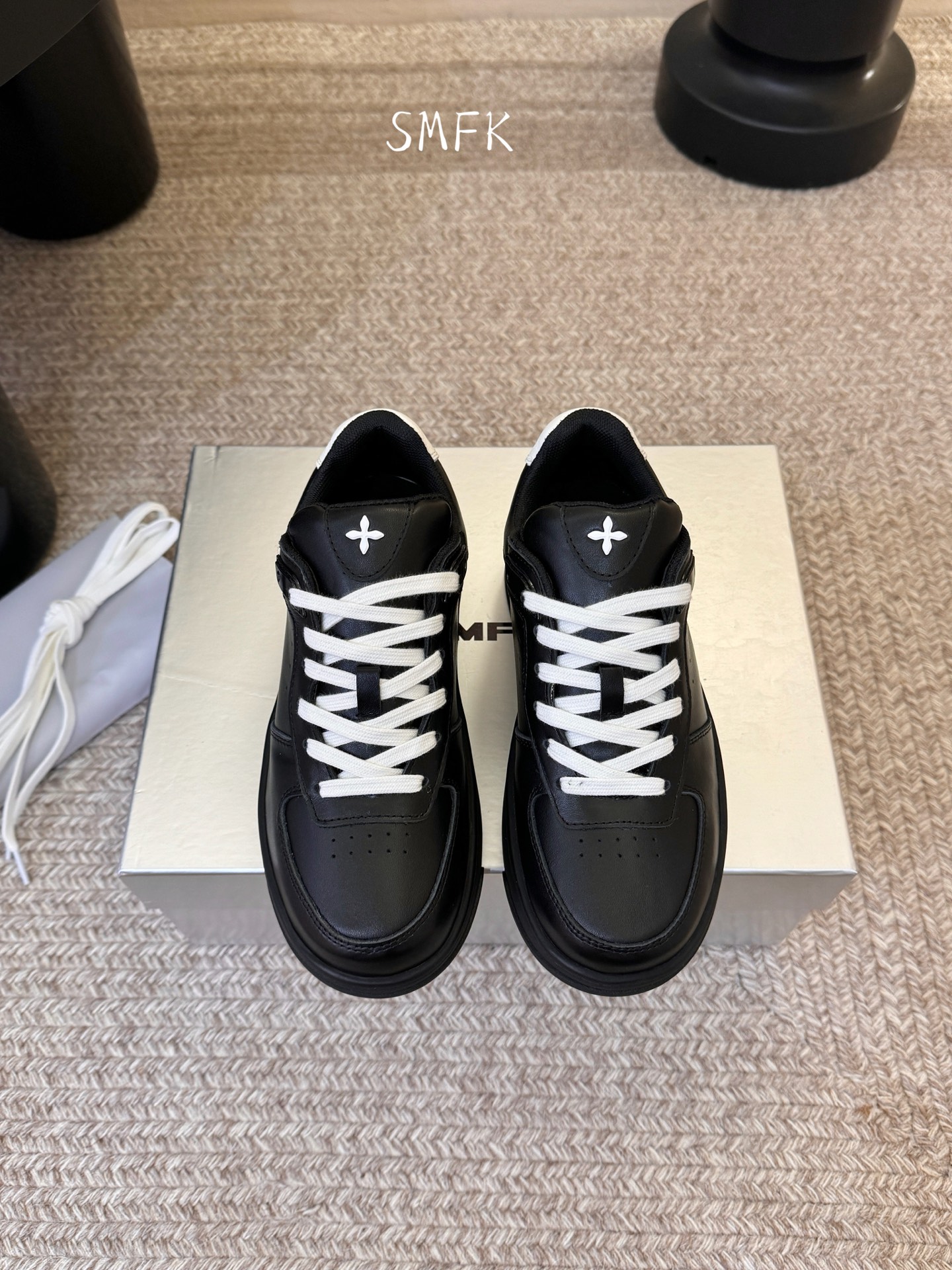 SMFK 小众潮牌 春夏新款 十字花 大头厚底 德比鞋百搭的极简风国潮，新作继承了诸多品牌制胜的流行元素
