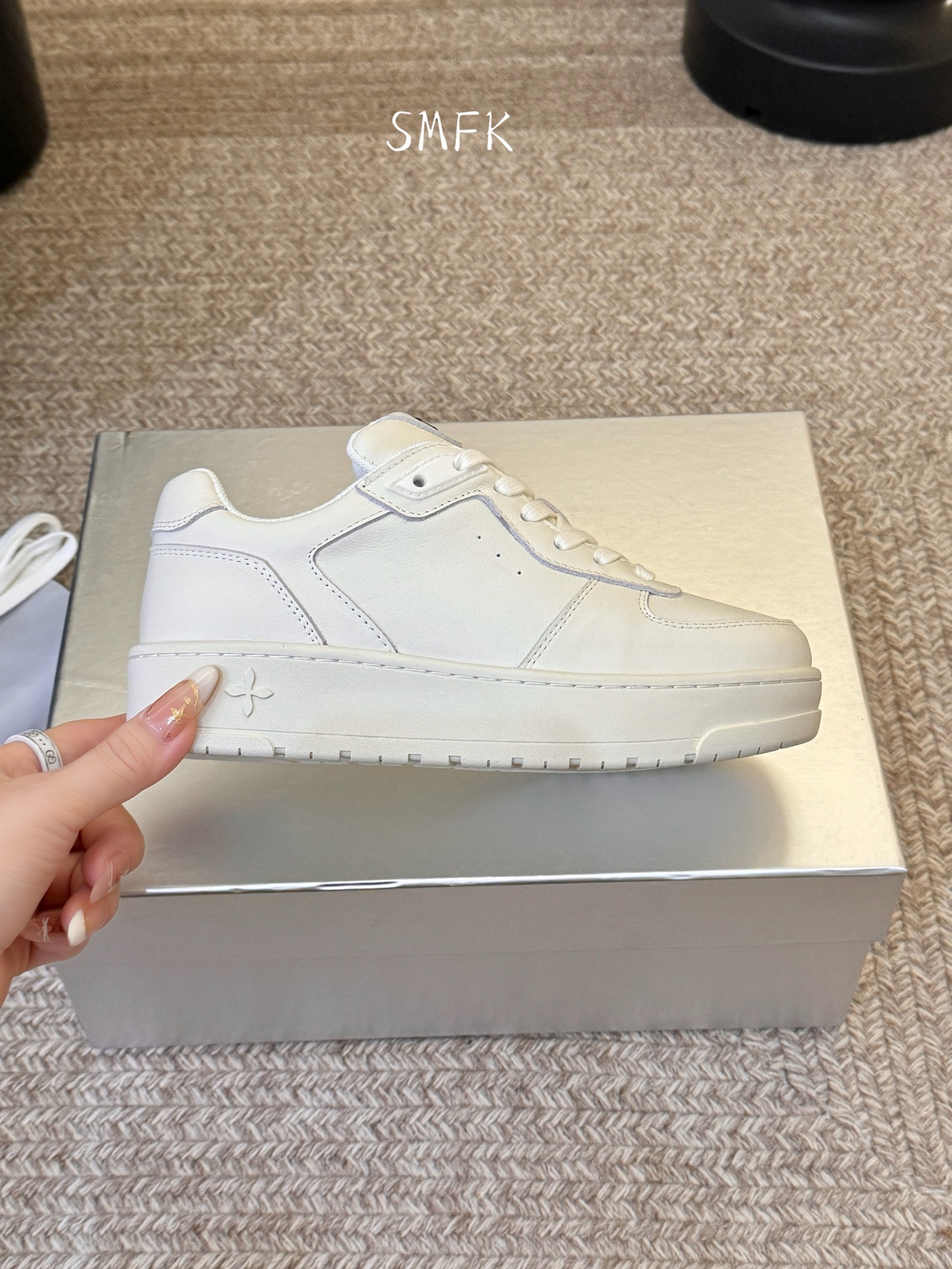 SMFK 小众潮牌 春夏新款 十字花 大头厚底 德比鞋百搭的极简风国潮，新作继承了诸多品牌制胜的流行元素