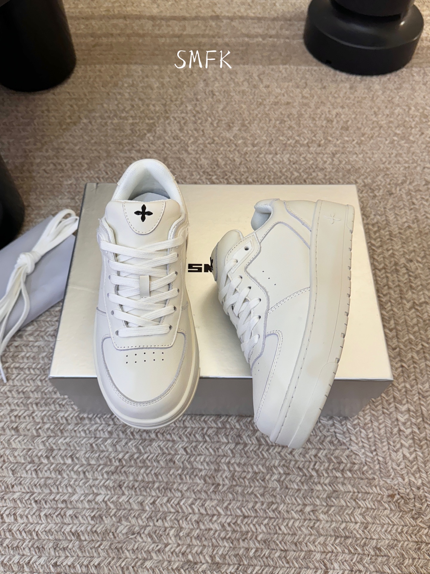 SMFK 小众潮牌 春夏新款 十字花 大头厚底 德比鞋百搭的极简风国潮，新作继承了诸多品牌制胜的流行元素