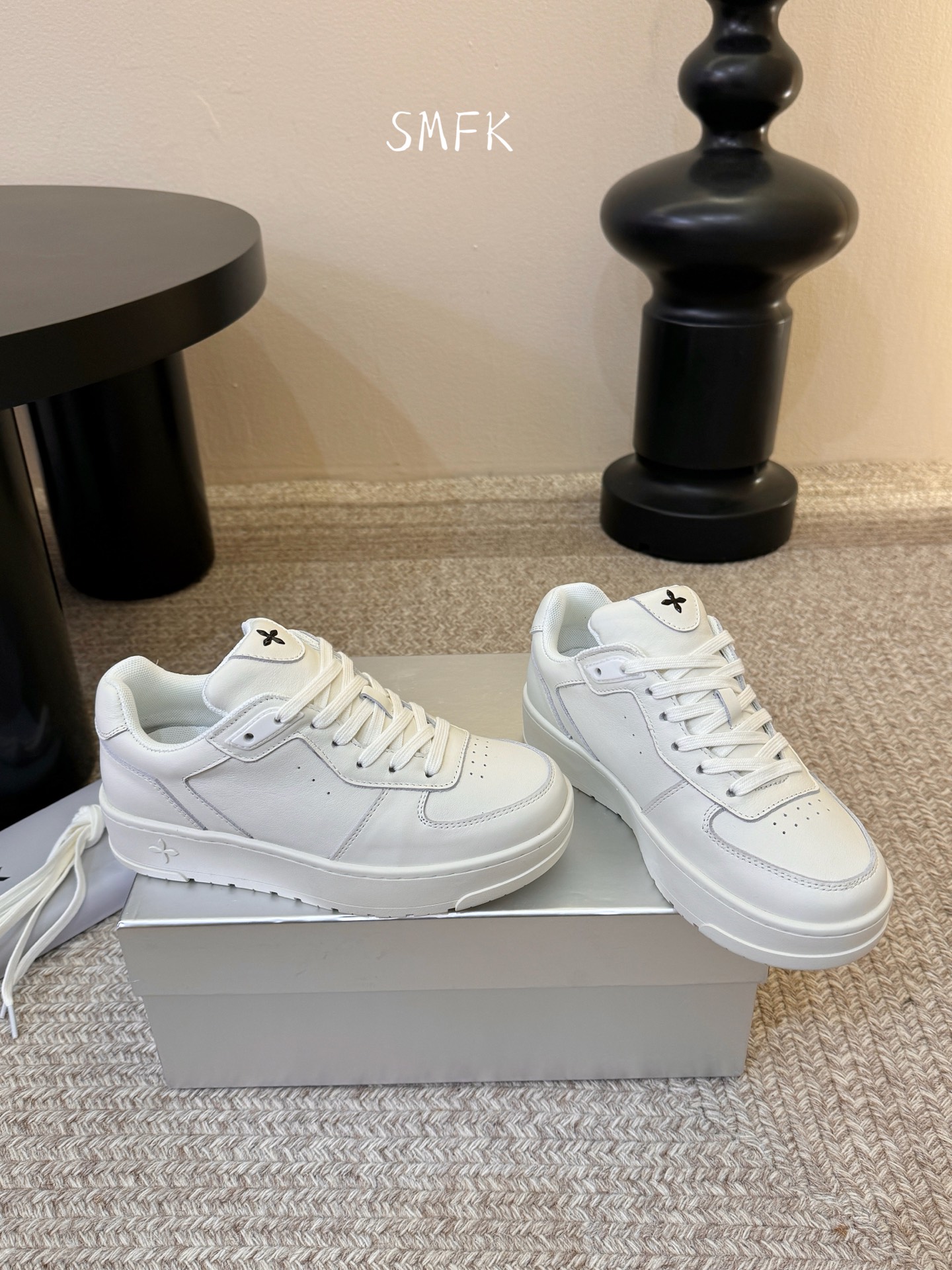 SMFK 小众潮牌 春夏新款 十字花 大头厚底 德比鞋百搭的极简风国潮，新作继承了诸多品牌制胜的流行元素