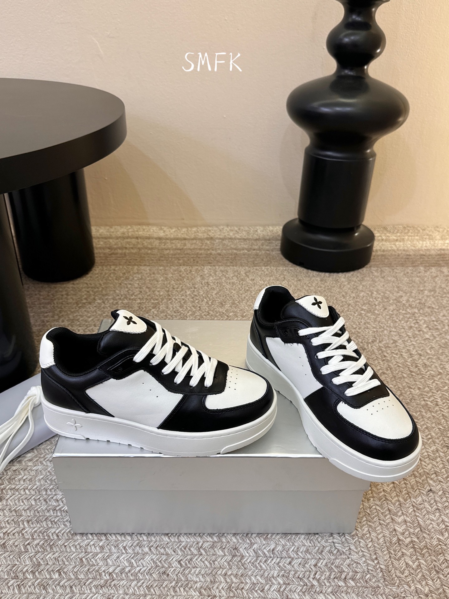 SMFK 小众潮牌 春夏新款 十字花 大头厚底 德比鞋百搭的极简风国潮，新作继承了诸多品牌制胜的流行元素