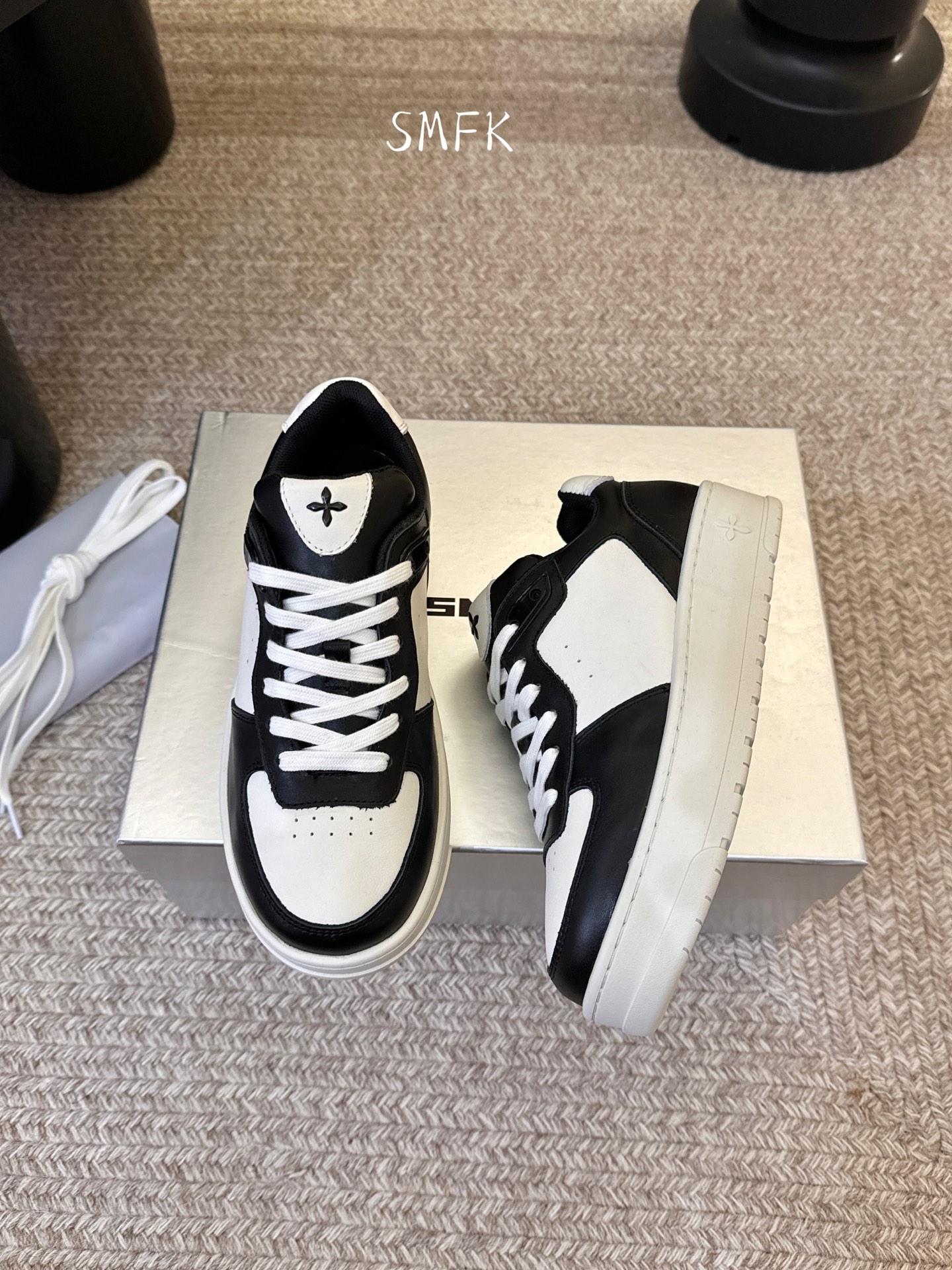 SMFK 小众潮牌 春夏新款 十字花 大头厚底 德比鞋百搭的极简风国潮，新作继承了诸多品牌制胜的流行元素