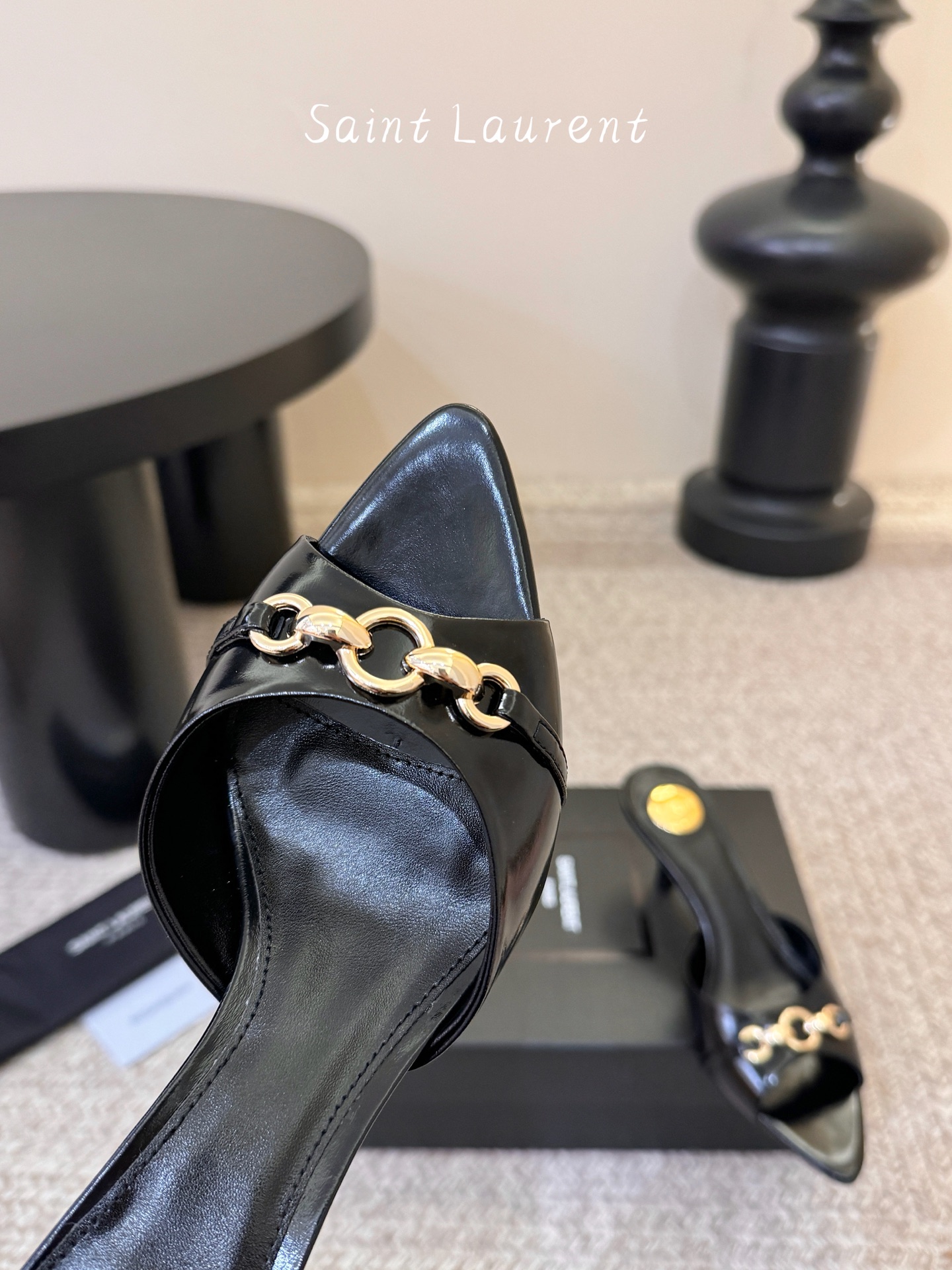圣罗兰Saint Lauren* ss新YSL Logo小跟鞋拖Ysl走秀款高跟鞋 各种小裙子搭配起来 