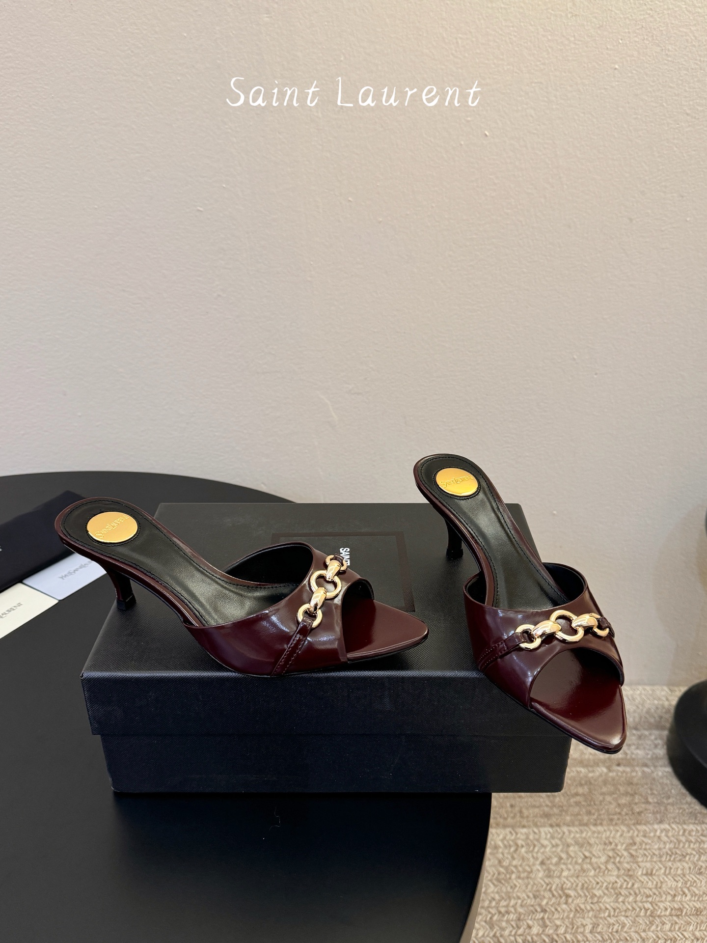 圣罗兰Saint Lauren* ss新YSL Logo小跟鞋拖Ysl走秀款高跟鞋 各种小裙子搭配起来 