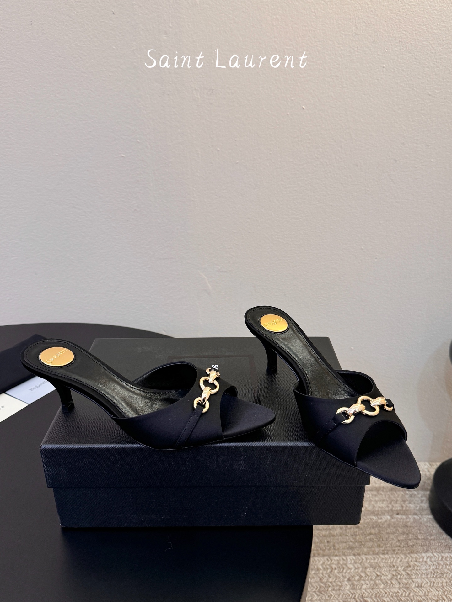 圣罗兰Saint Lauren* ss新YSL Logo小跟鞋拖Ysl走秀款高跟鞋 各种小裙子搭配起来 