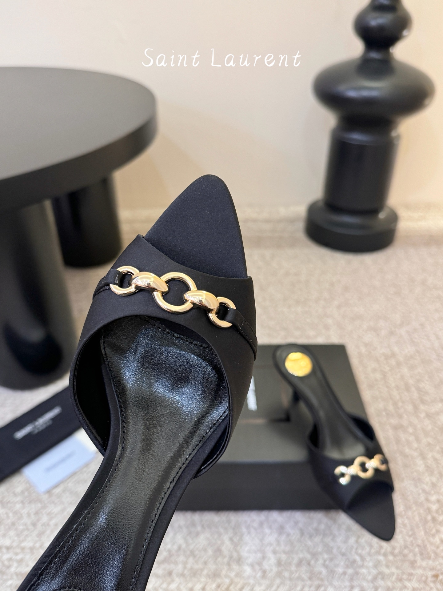 圣罗兰Saint Lauren* ss新YSL Logo小跟鞋拖Ysl走秀款高跟鞋 各种小裙子搭配起来 