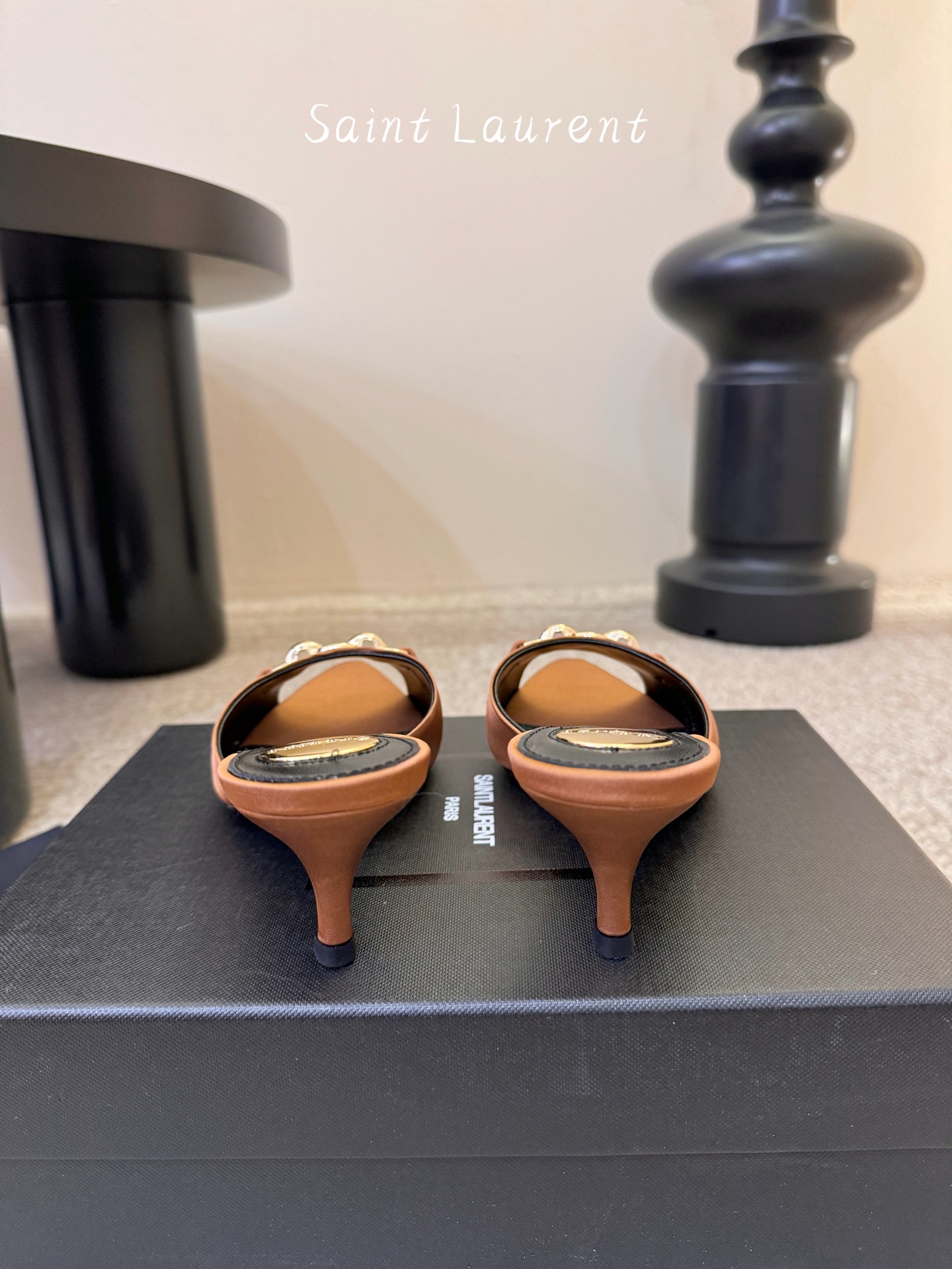 圣罗兰Saint Lauren* ss新YSL Logo小跟鞋拖Ysl走秀款高跟鞋 各种小裙子搭配起来 
