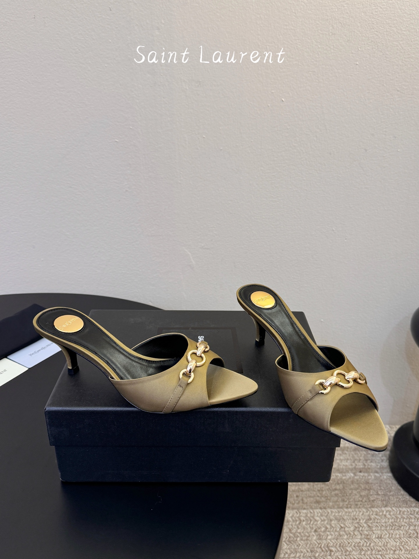 圣罗兰Saint Lauren* ss新YSL Logo小跟鞋拖Ysl走秀款高跟鞋 各种小裙子搭配起来 