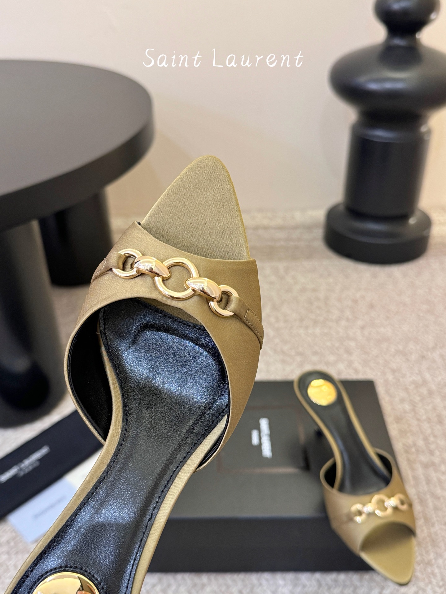 圣罗兰Saint Lauren* ss新YSL Logo小跟鞋拖Ysl走秀款高跟鞋 各种小裙子搭配起来 