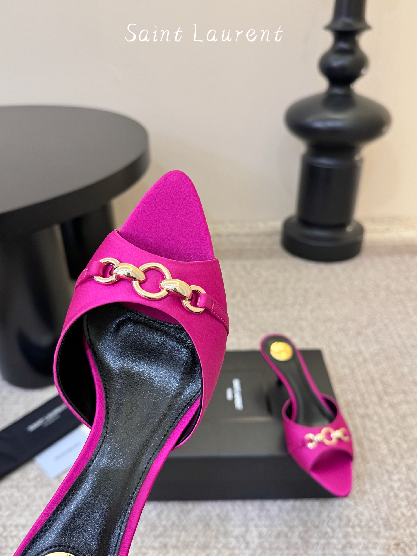 圣罗兰Saint Lauren* ss新YSL Logo小跟鞋拖Ysl走秀款高跟鞋 各种小裙子搭配起来 