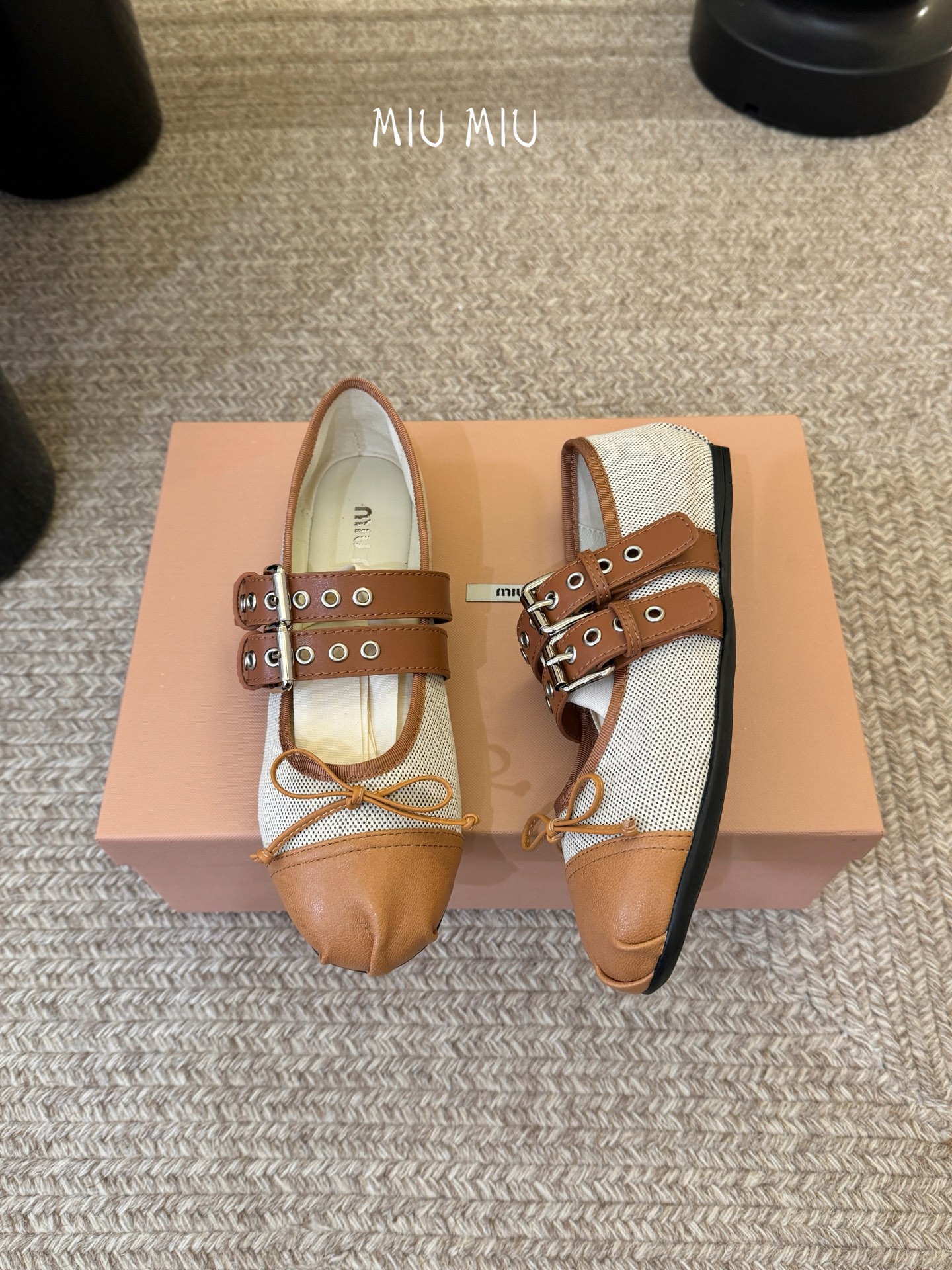 Miu Miu 缪缪 春夏季新款 芭蕾舞鞋 缪家以芭蕾的灵动意韵融于日常. 以现代笔触刻画舞鞋经典轮廓！