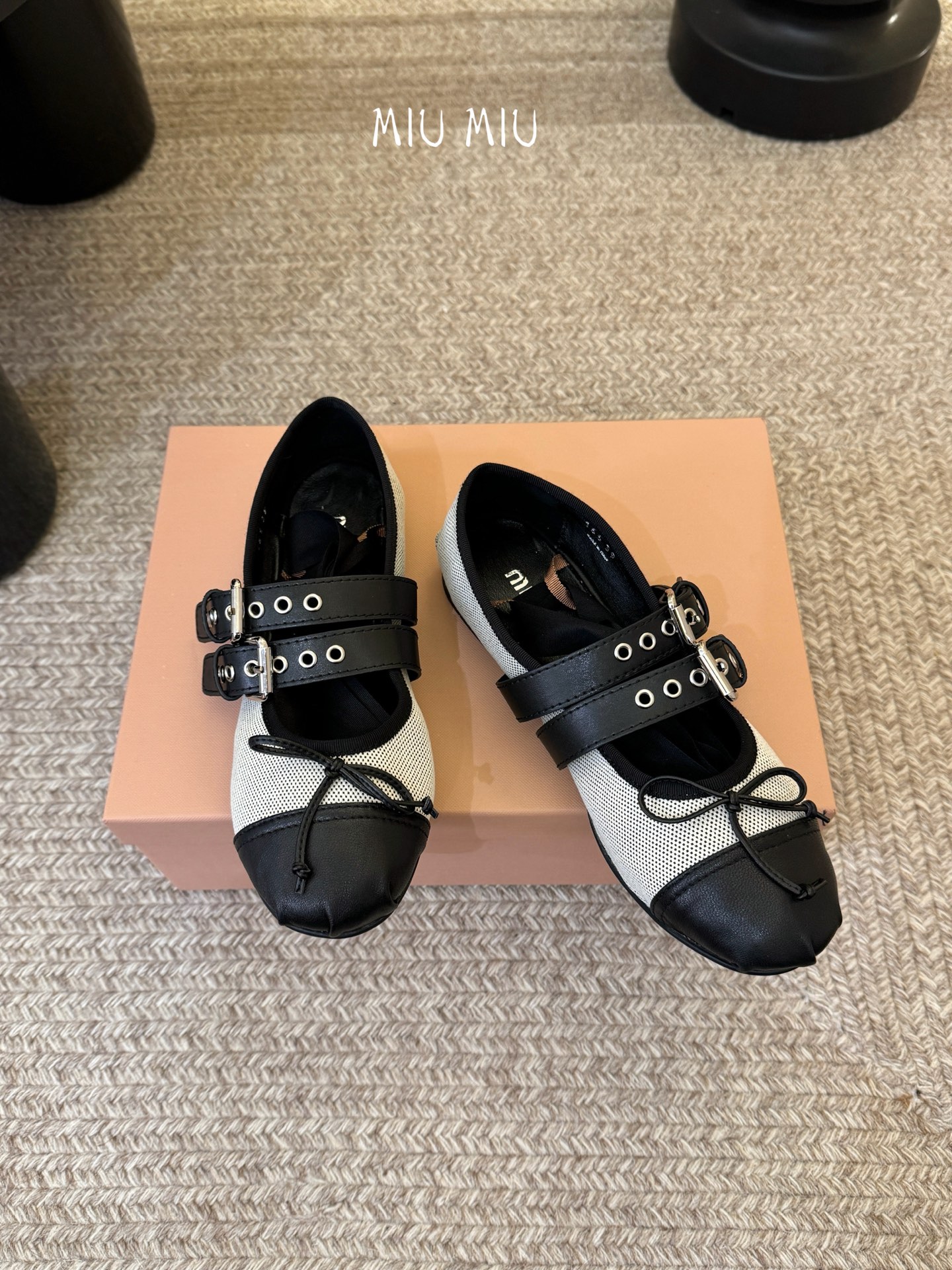 Miu Miu 缪缪 春夏季新款 芭蕾舞鞋 缪家以芭蕾的灵动意韵融于日常. 以现代笔触刻画舞鞋经典轮廓！