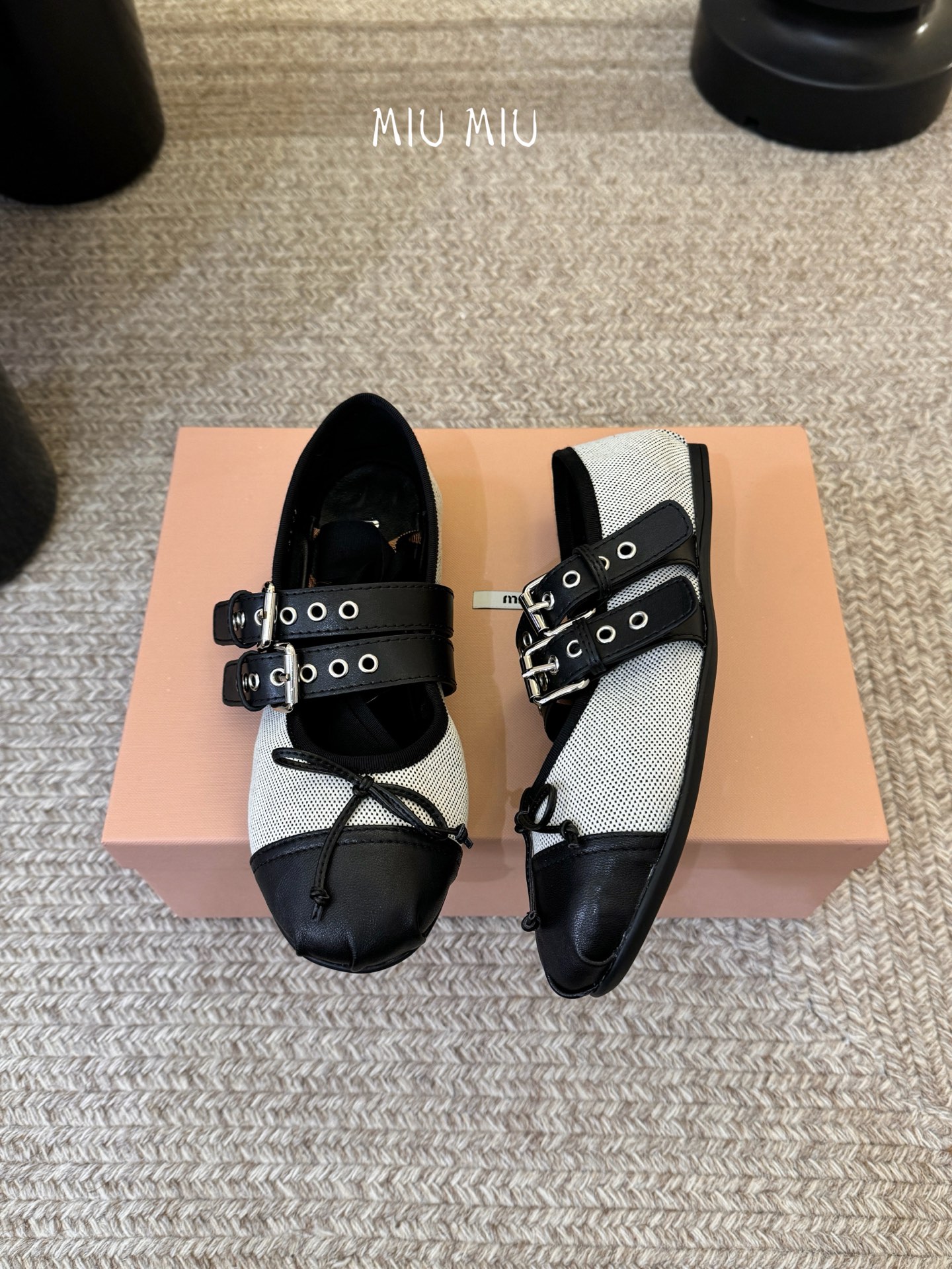 Miu Miu 缪缪 春夏季新款 芭蕾舞鞋 缪家以芭蕾的灵动意韵融于日常. 以现代笔触刻画舞鞋经典轮廓！