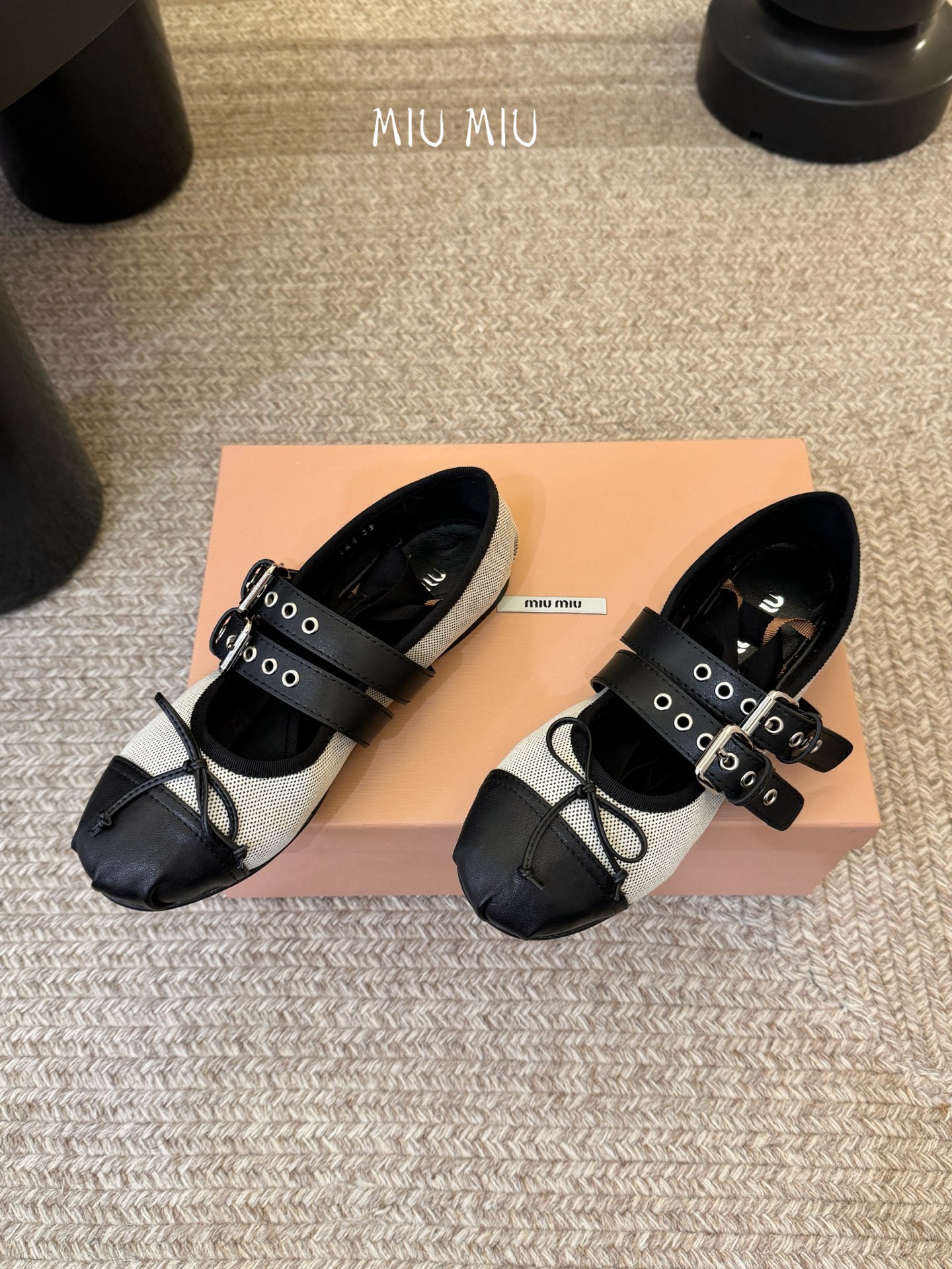 Miu Miu 缪缪 春夏季新款 芭蕾舞鞋 缪家以芭蕾的灵动意韵融于日常. 以现代笔触刻画舞鞋经典轮廓！