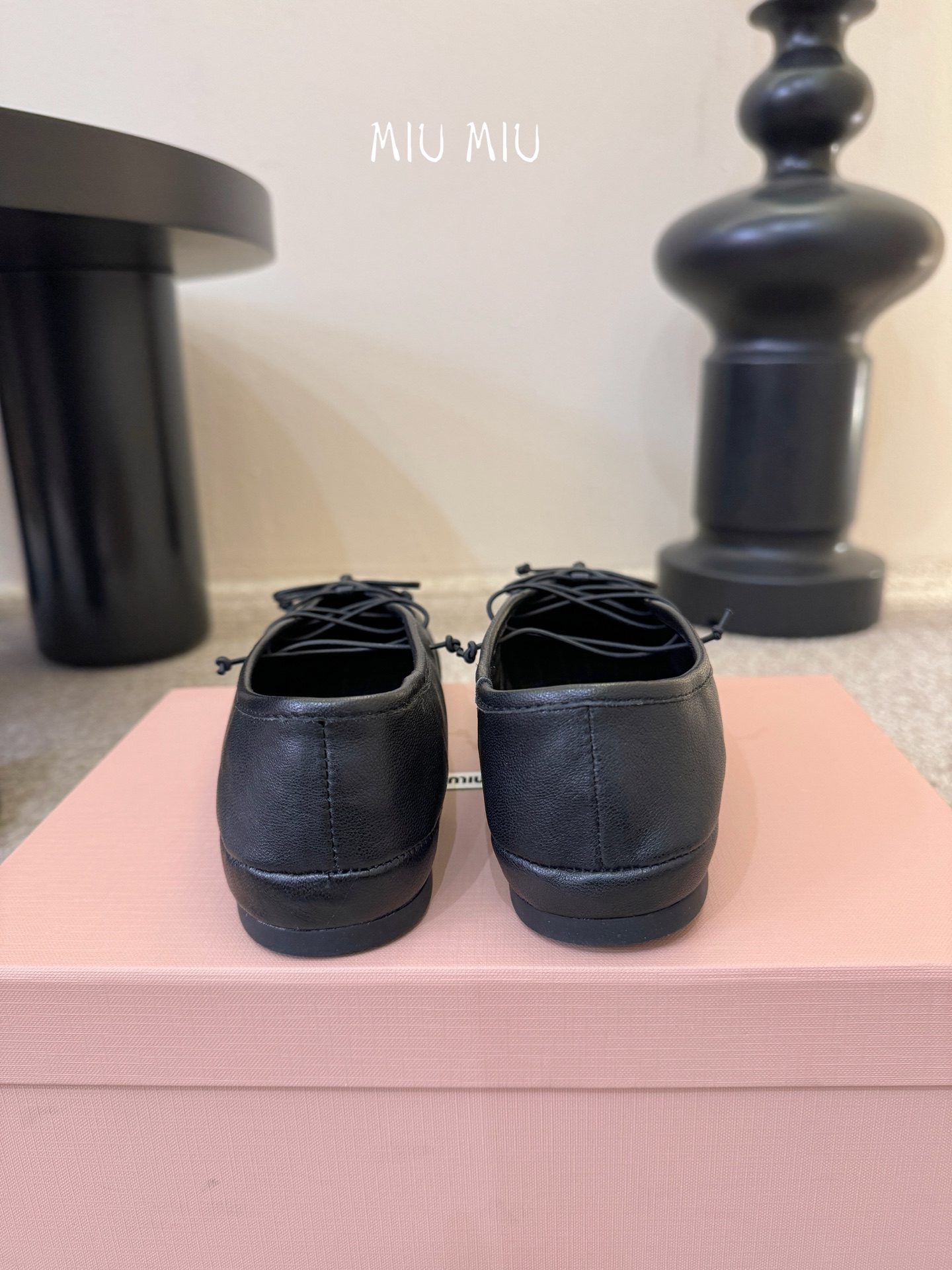 顶级Miu Miu 缪缪玛丽珍单鞋女士蝴蝶结装饰缎面芭蕾舞独家高版 Miu Miu新款平底芭蕾舞鞋开发 