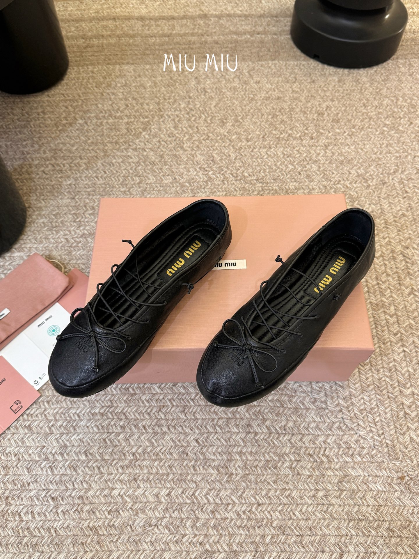 顶级Miu Miu 缪缪玛丽珍单鞋女士蝴蝶结装饰缎面芭蕾舞独家高版 Miu Miu新款平底芭蕾舞鞋开发 