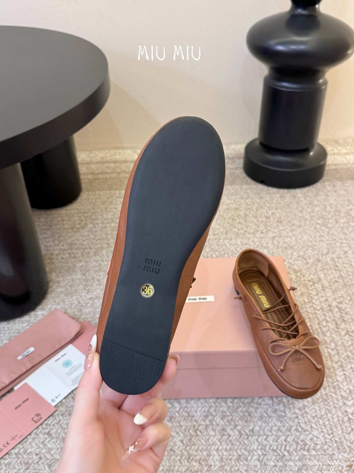 顶级Miu Miu 缪缪玛丽珍单鞋女士蝴蝶结装饰缎面芭蕾舞独家高版 Miu Miu新款平底芭蕾舞鞋开发 