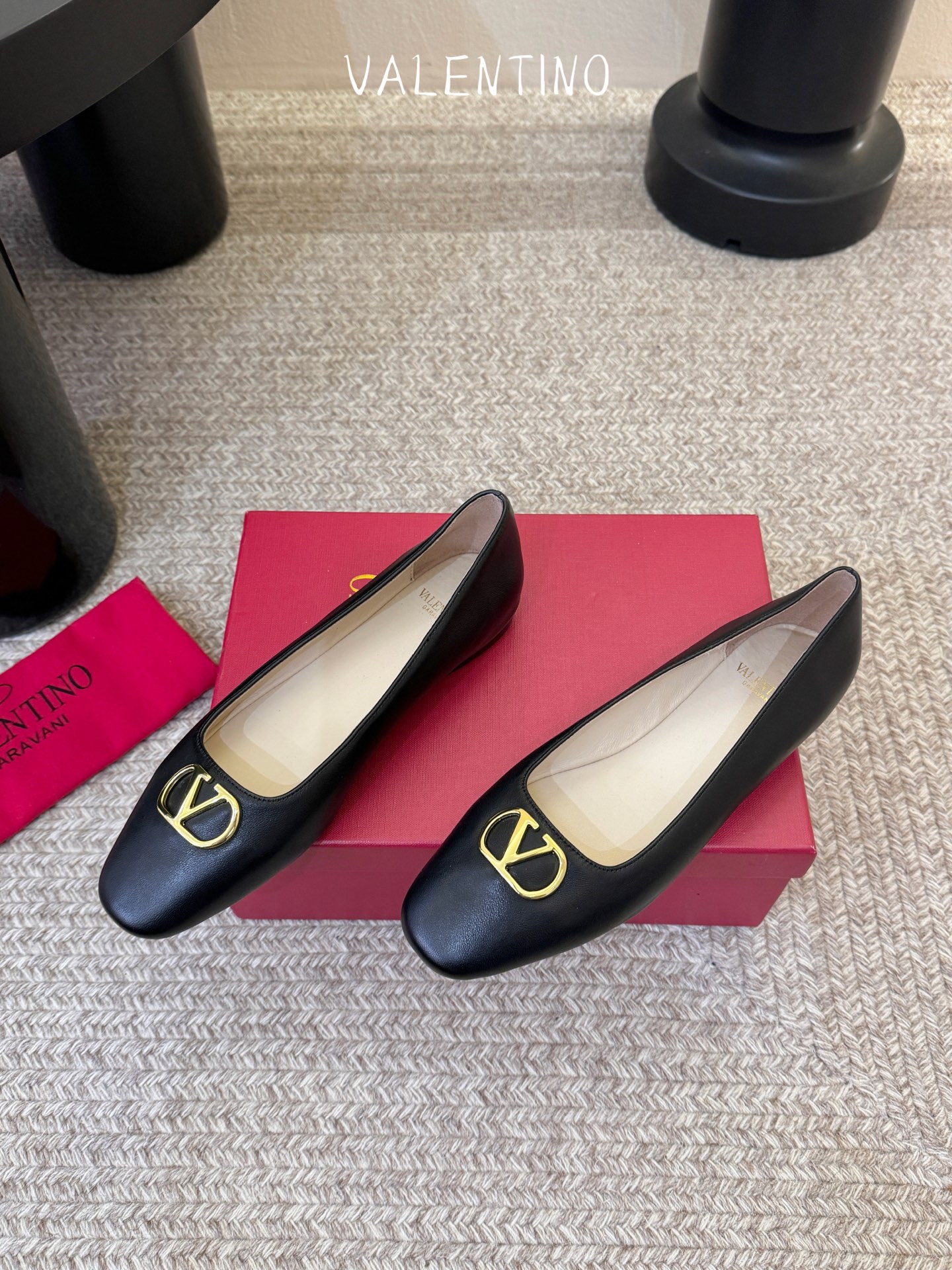 华伦天奴VALENTINO 26春夏重工系列VLOGO SIGNATURE浅口奶奶鞋🥂正品复刻✔️材质: