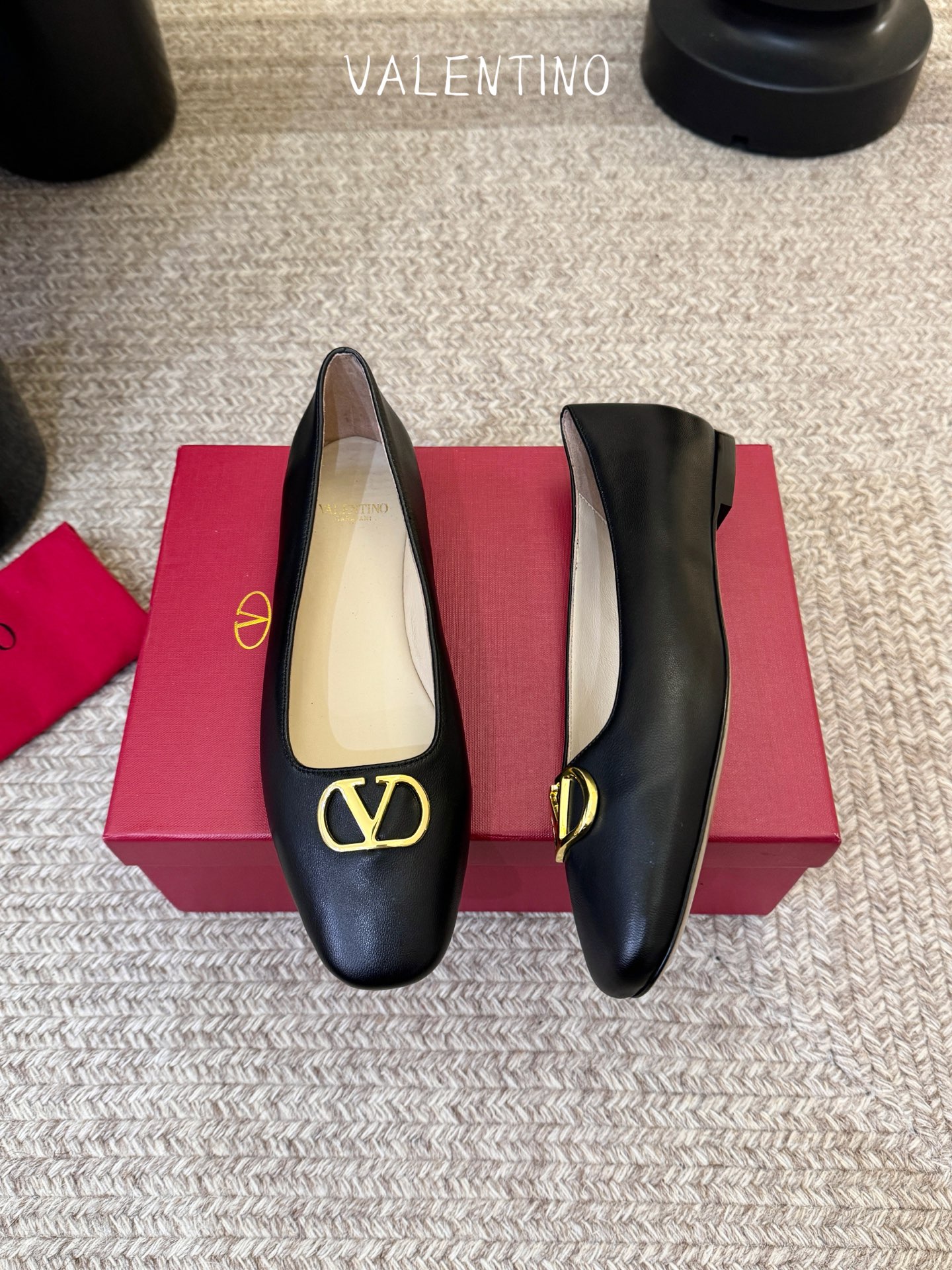 华伦天奴VALENTINO 26春夏重工系列VLOGO SIGNATURE浅口奶奶鞋🥂正品复刻✔️材质: