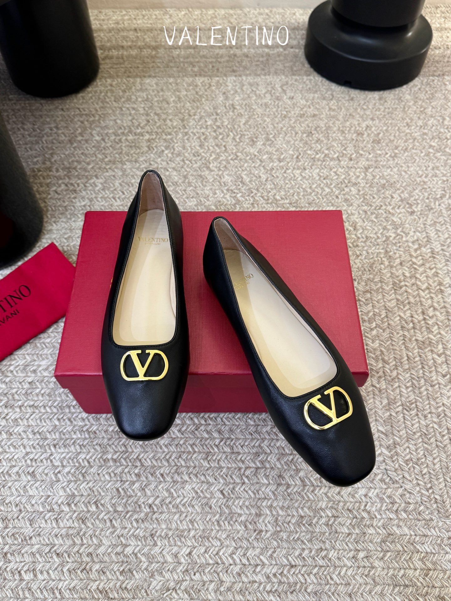 华伦天奴VALENTINO 26春夏重工系列VLOGO SIGNATURE浅口奶奶鞋🥂正品复刻✔️材质: