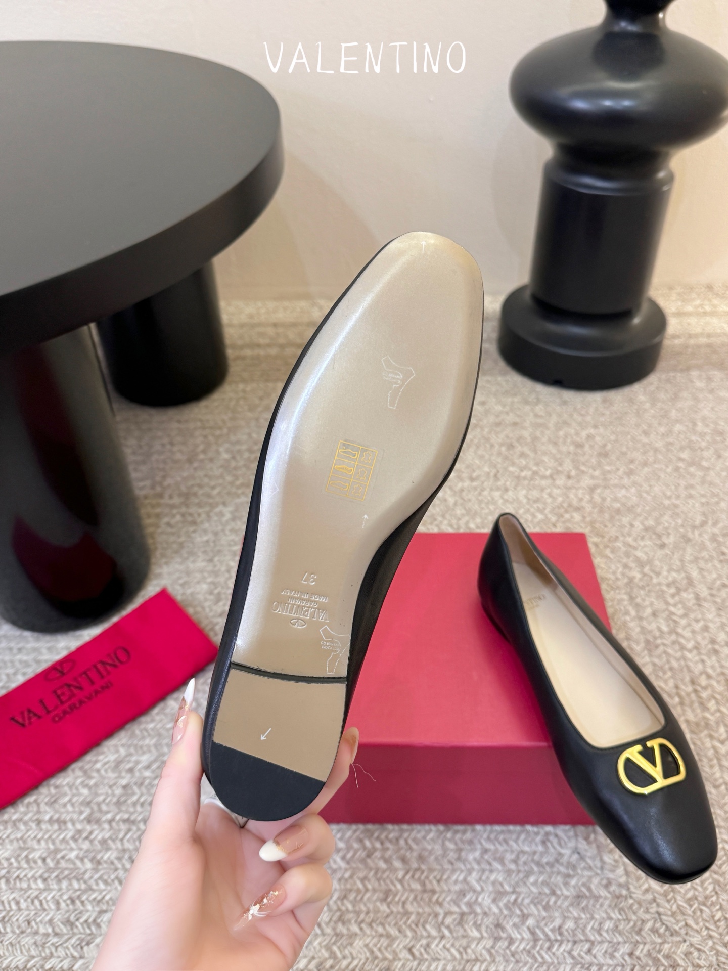 华伦天奴VALENTINO 26春夏重工系列VLOGO SIGNATURE浅口奶奶鞋🥂正品复刻✔️材质: