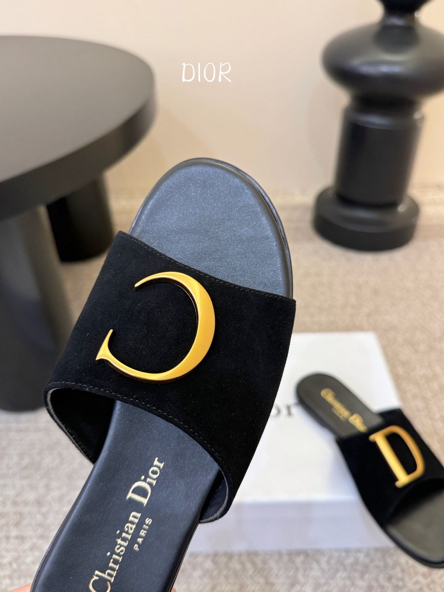 迪奥 Dior 2026 早春新款C‘est 拼色一字拖女鞋 CD字母logo金属扣粗跟圆头露趾凉拖鞋材