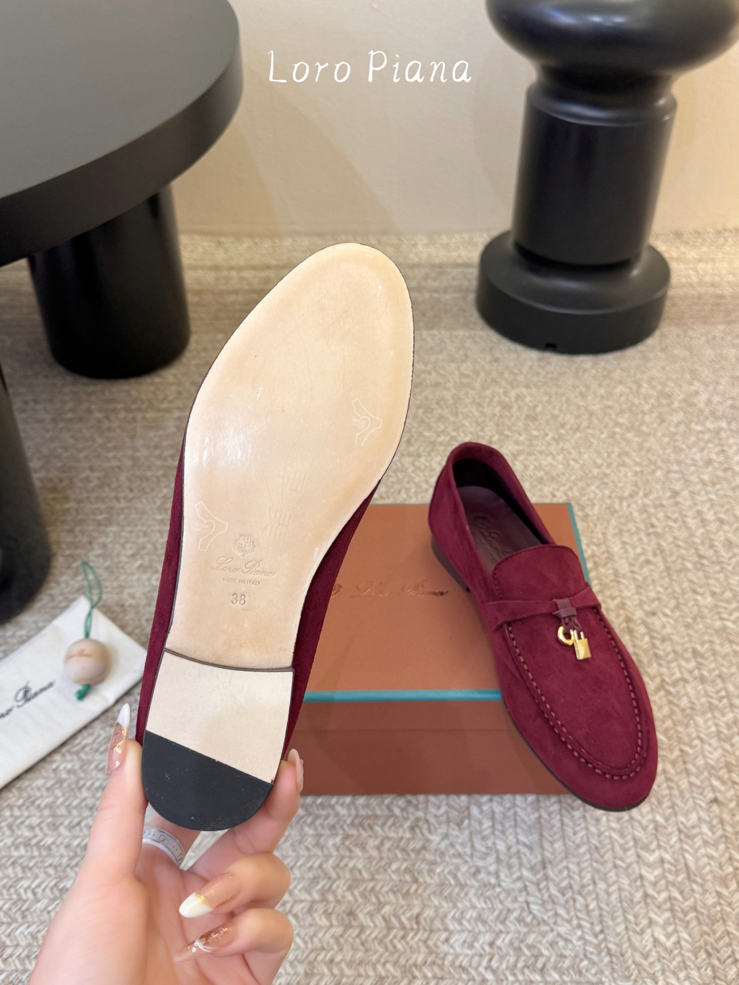 Loropiana经典情侣款高丝光牛皮乐福皮鞋🔥🔥🔥🔥🔥男士+10LP一直是以好穿舒适为主的设计风格 这