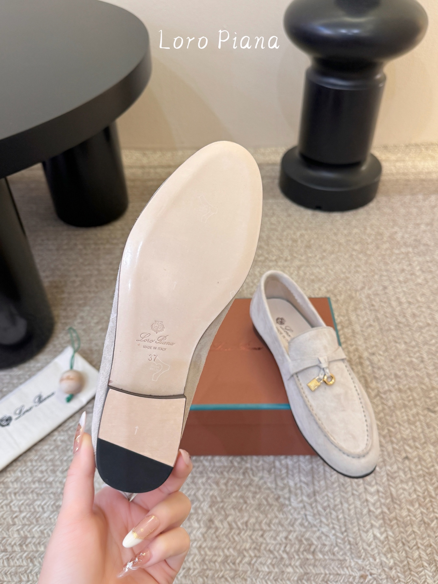 Loropiana经典情侣款高丝光牛皮乐福皮鞋🔥🔥🔥🔥🔥男士+10LP一直是以好穿舒适为主的设计风格 这