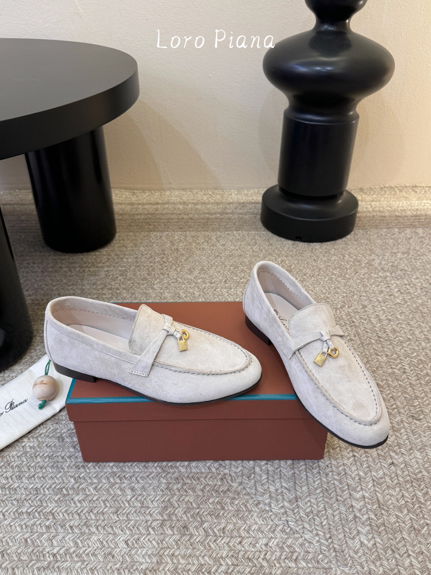 Loropiana经典情侣款高丝光牛皮乐福皮鞋🔥🔥🔥🔥🔥男士+10LP一直是以好穿舒适为主的设计风格 这