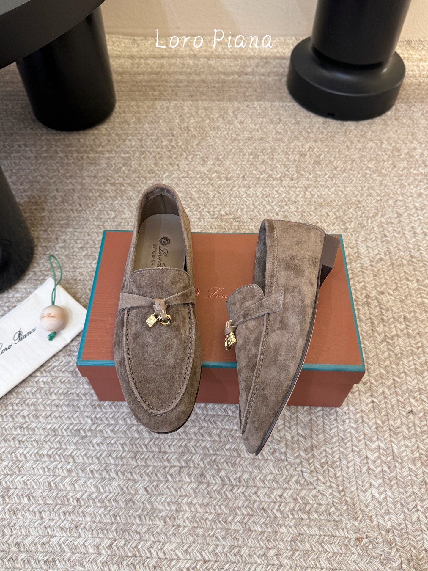 Loropiana经典情侣款高丝光牛皮乐福皮鞋🔥🔥🔥🔥🔥男士+10LP一直是以好穿舒适为主的设计风格 这