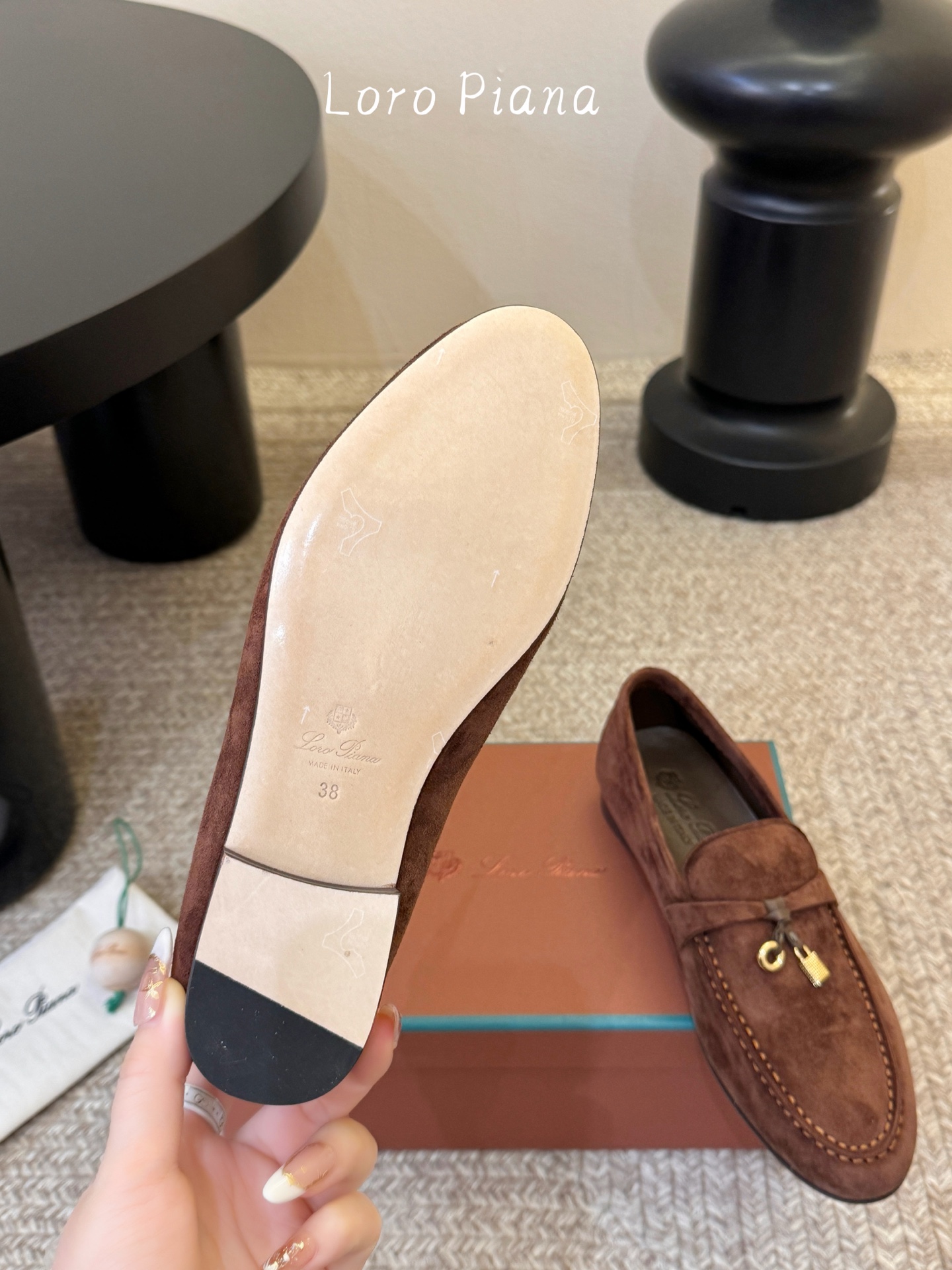 Loropiana经典情侣款高丝光牛皮乐福皮鞋🔥🔥🔥🔥🔥男士+10LP一直是以好穿舒适为主的设计风格 这