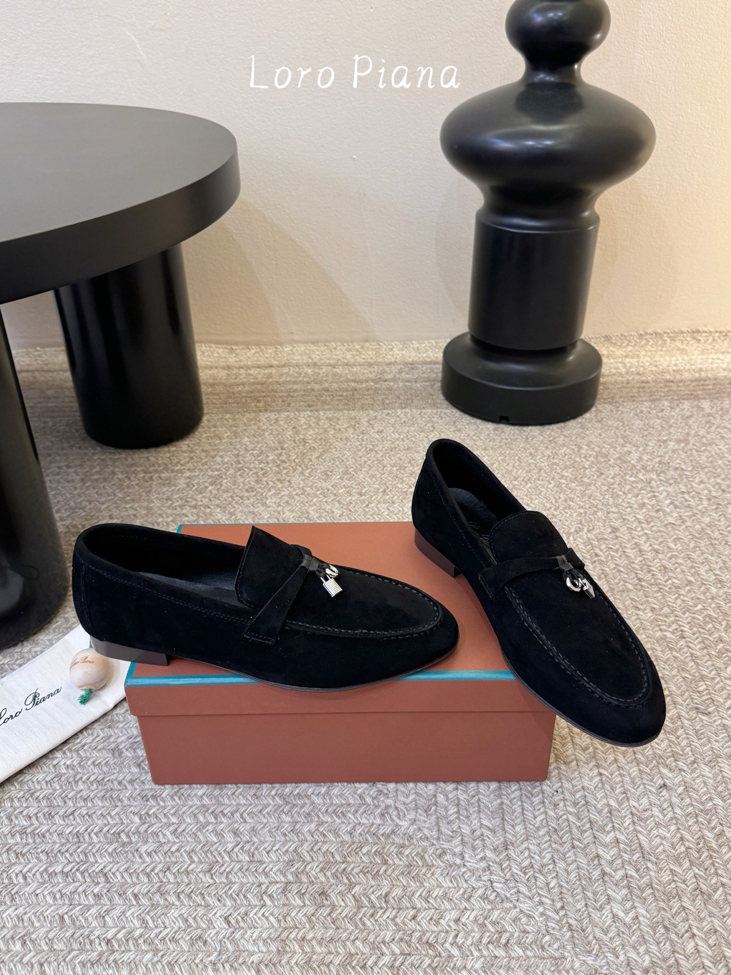 Loropiana经典情侣款高丝光牛皮乐福皮鞋🔥🔥🔥🔥🔥男士+10LP一直是以好穿舒适为主的设计风格 这