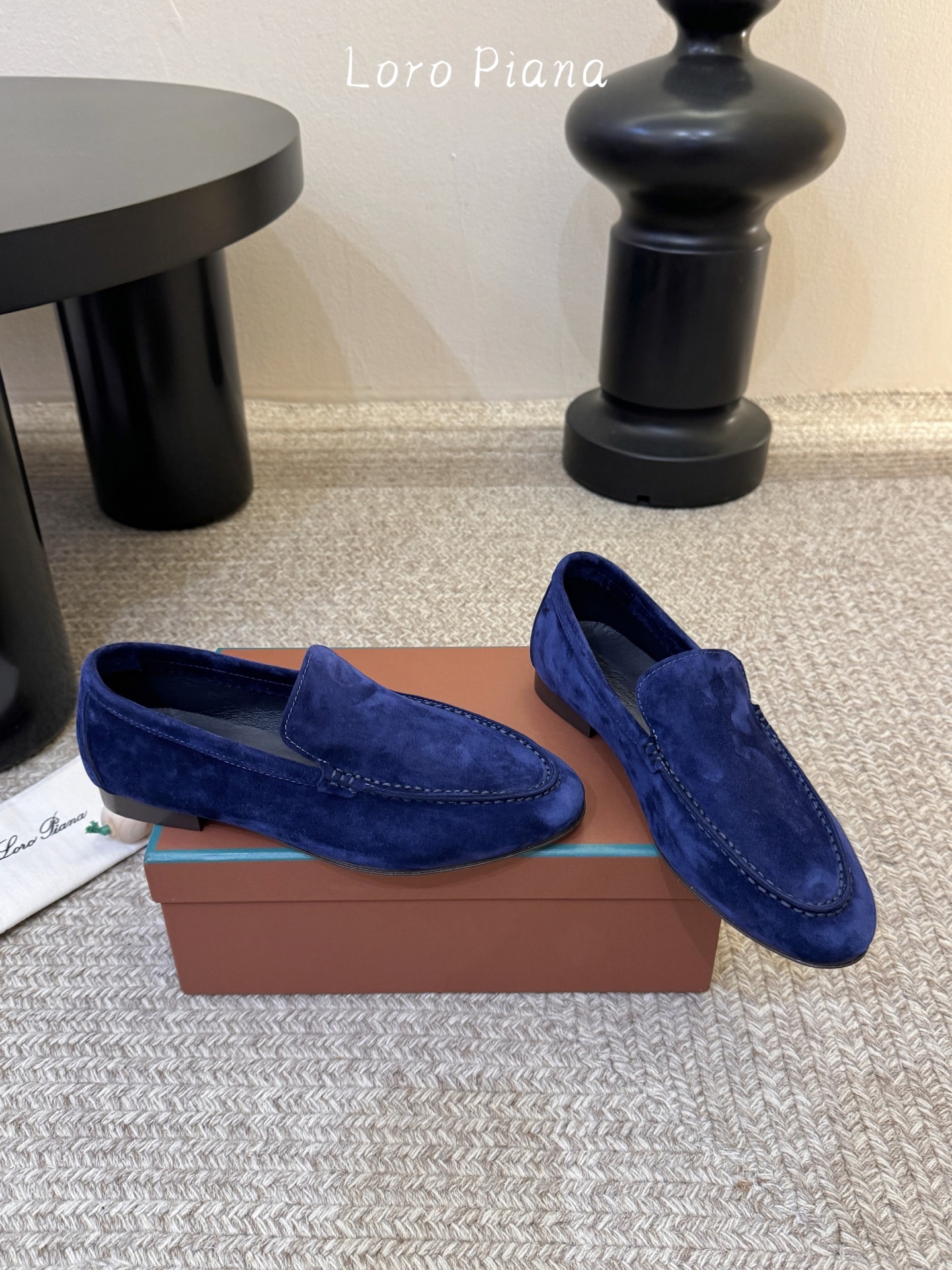 Loropiana经典情侣款高丝光牛皮乐福皮鞋🔥🔥🔥🔥🔥 男士+20LP一直是以好穿舒适为主的设计风格 