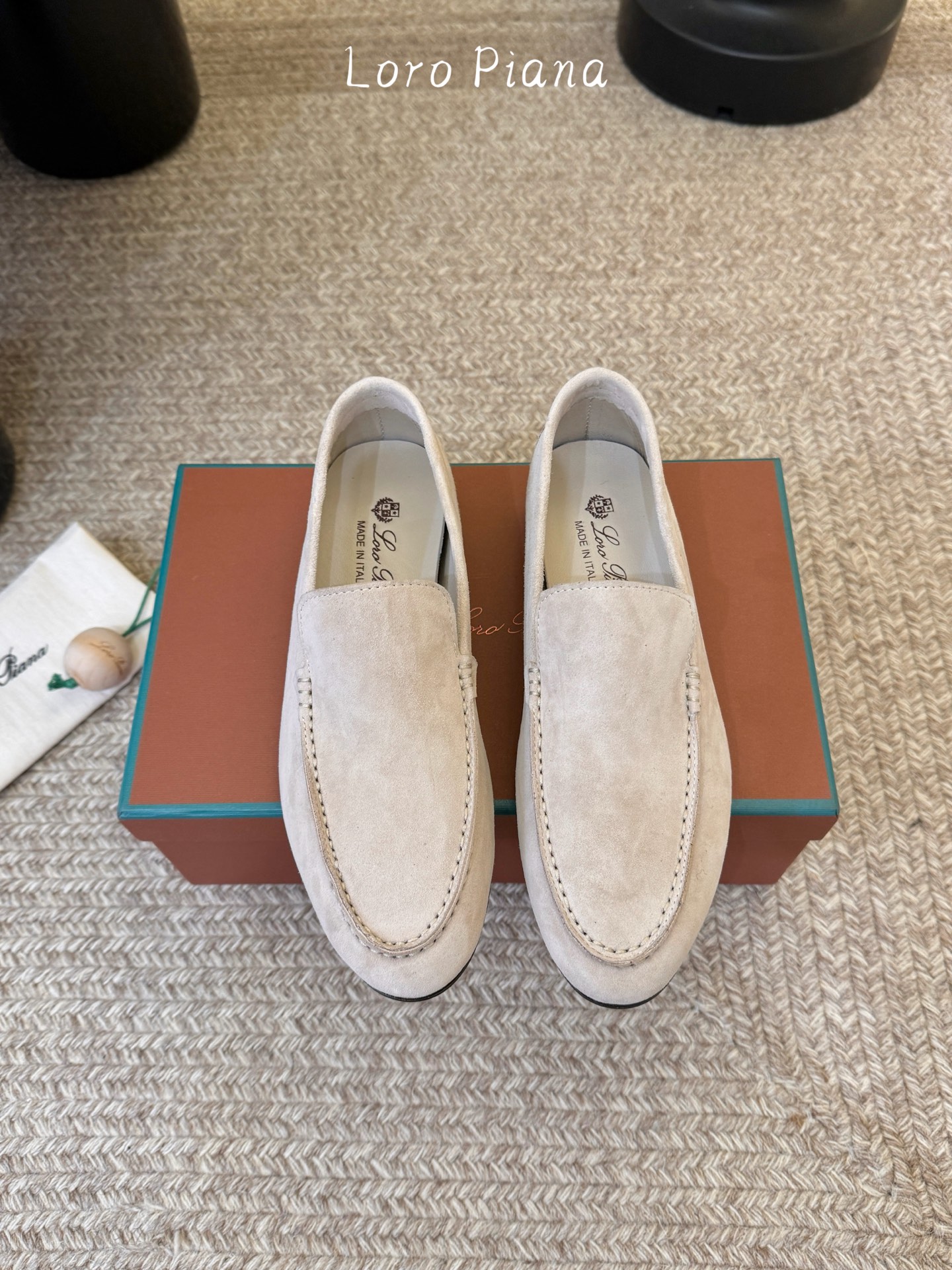 Loropiana经典情侣款高丝光牛皮乐福皮鞋🔥🔥🔥🔥🔥 男士+20LP一直是以好穿舒适为主的设计风格 