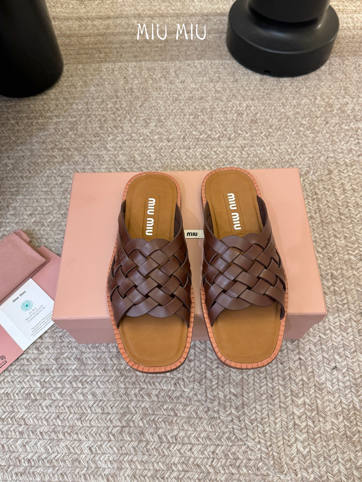 miumiu缪缪编织凉鞋沙滩拖鞋鞋面：编制牛皮内里：定制进口牛皮鞋底：原版真皮大底码数：35-39 （4