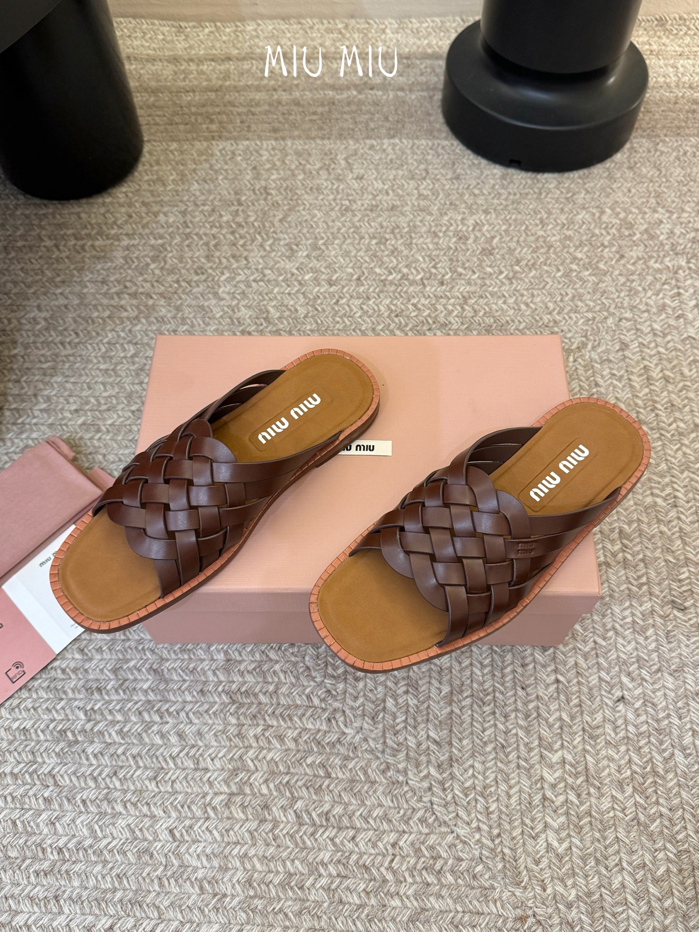 miumiu缪缪编织凉鞋沙滩拖鞋鞋面：编制牛皮内里：定制进口牛皮鞋底：原版真皮大底码数：35-39 （4