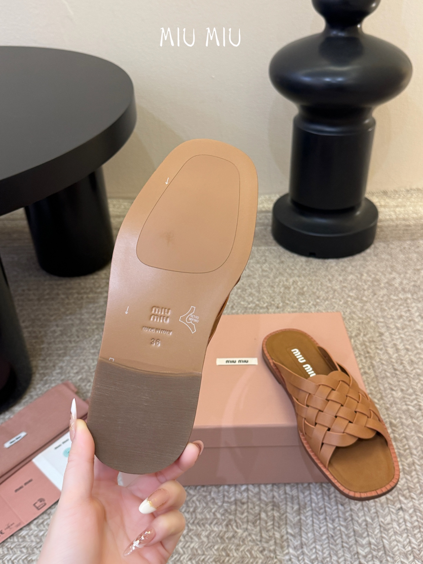 miumiu缪缪编织凉鞋沙滩拖鞋鞋面：编制牛皮内里：定制进口牛皮鞋底：原版真皮大底码数：35-39 （4