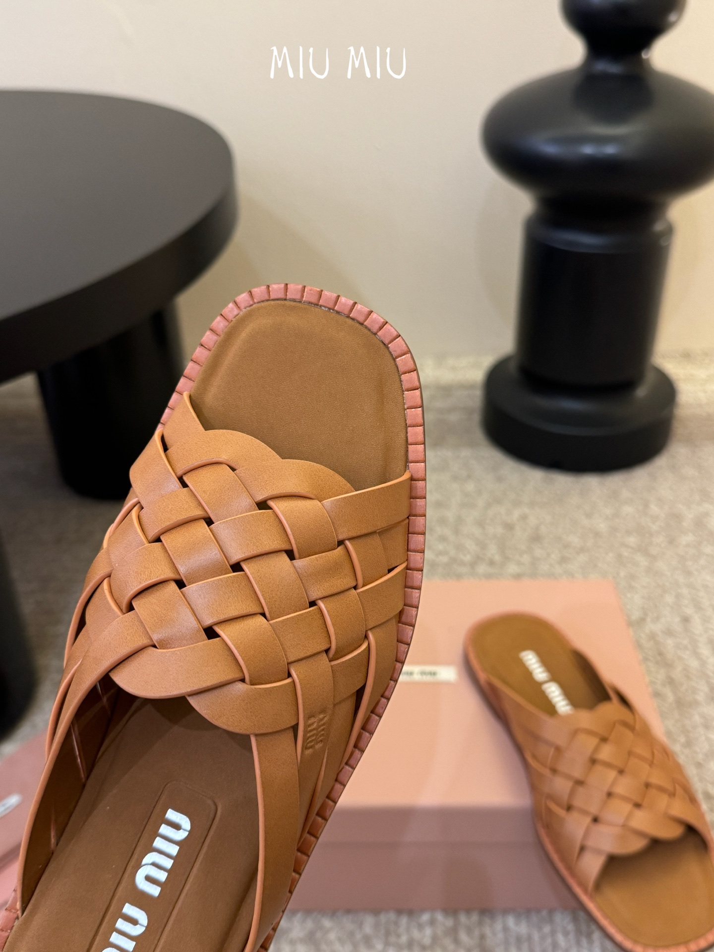 miumiu缪缪编织凉鞋沙滩拖鞋鞋面：编制牛皮内里：定制进口牛皮鞋底：原版真皮大底码数：35-39 （4