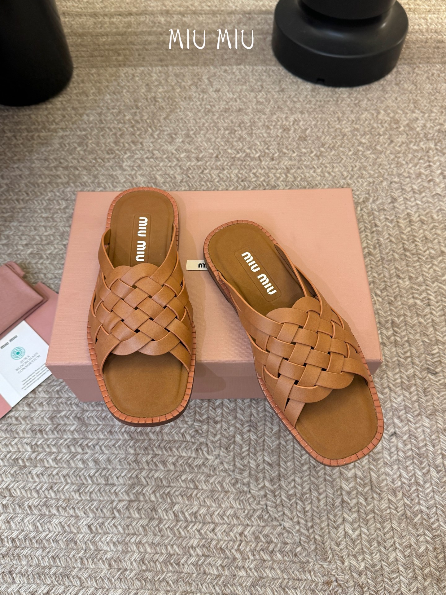 miumiu缪缪编织凉鞋沙滩拖鞋鞋面：编制牛皮内里：定制进口牛皮鞋底：原版真皮大底码数：35-39 （4