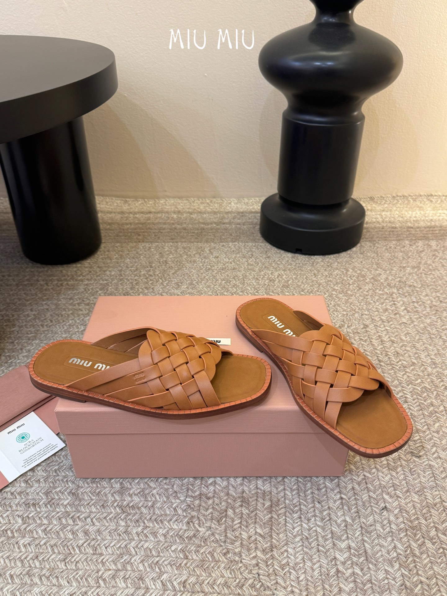 miumiu缪缪编织凉鞋沙滩拖鞋鞋面：编制牛皮内里：定制进口牛皮鞋底：原版真皮大底码数：35-39 （4