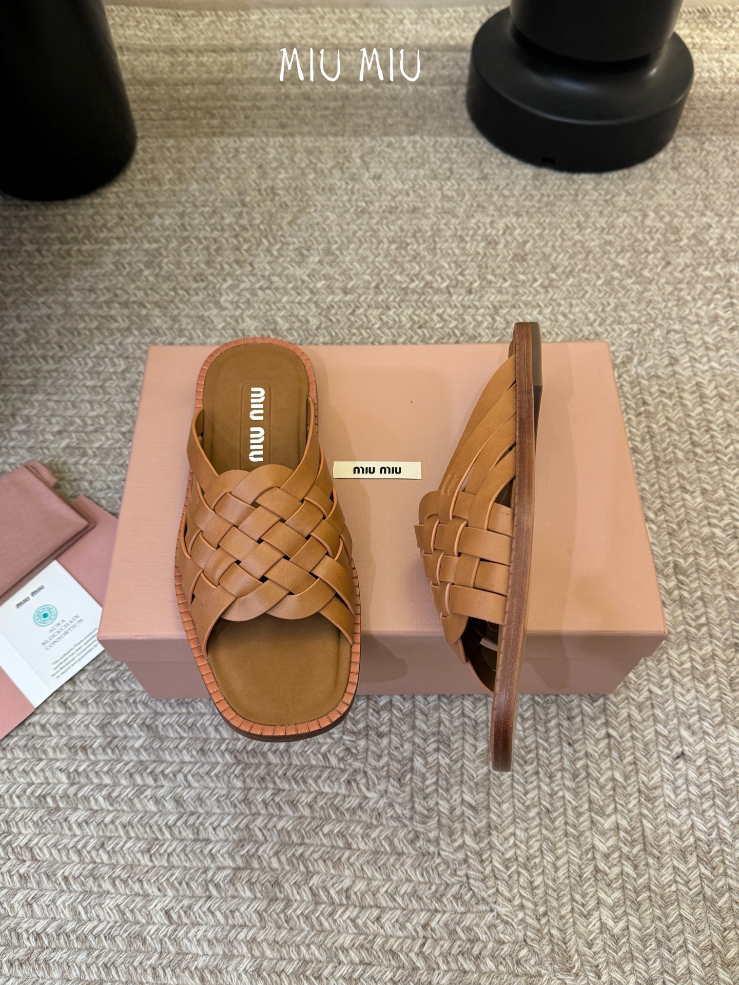 miumiu缪缪编织凉鞋沙滩拖鞋鞋面：编制牛皮内里：定制进口牛皮鞋底：原版真皮大底码数：35-39 （4