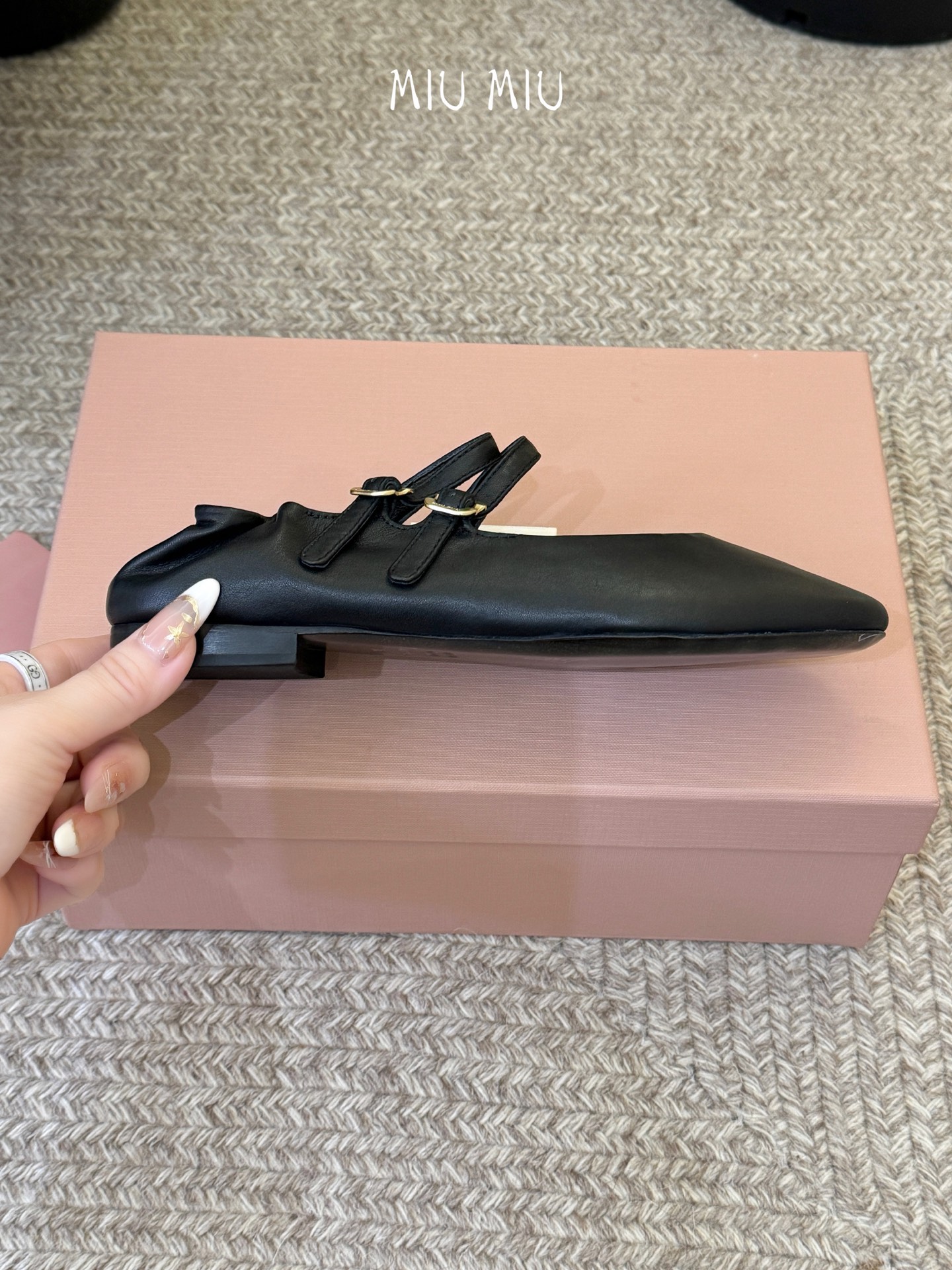 MiuMiu 缪缪 25ss早春新款 走秀新款一脚蹬懒人鞋玛丽珍芭蕾舞鞋官方春夏走秀新款，时髦百搭·即可