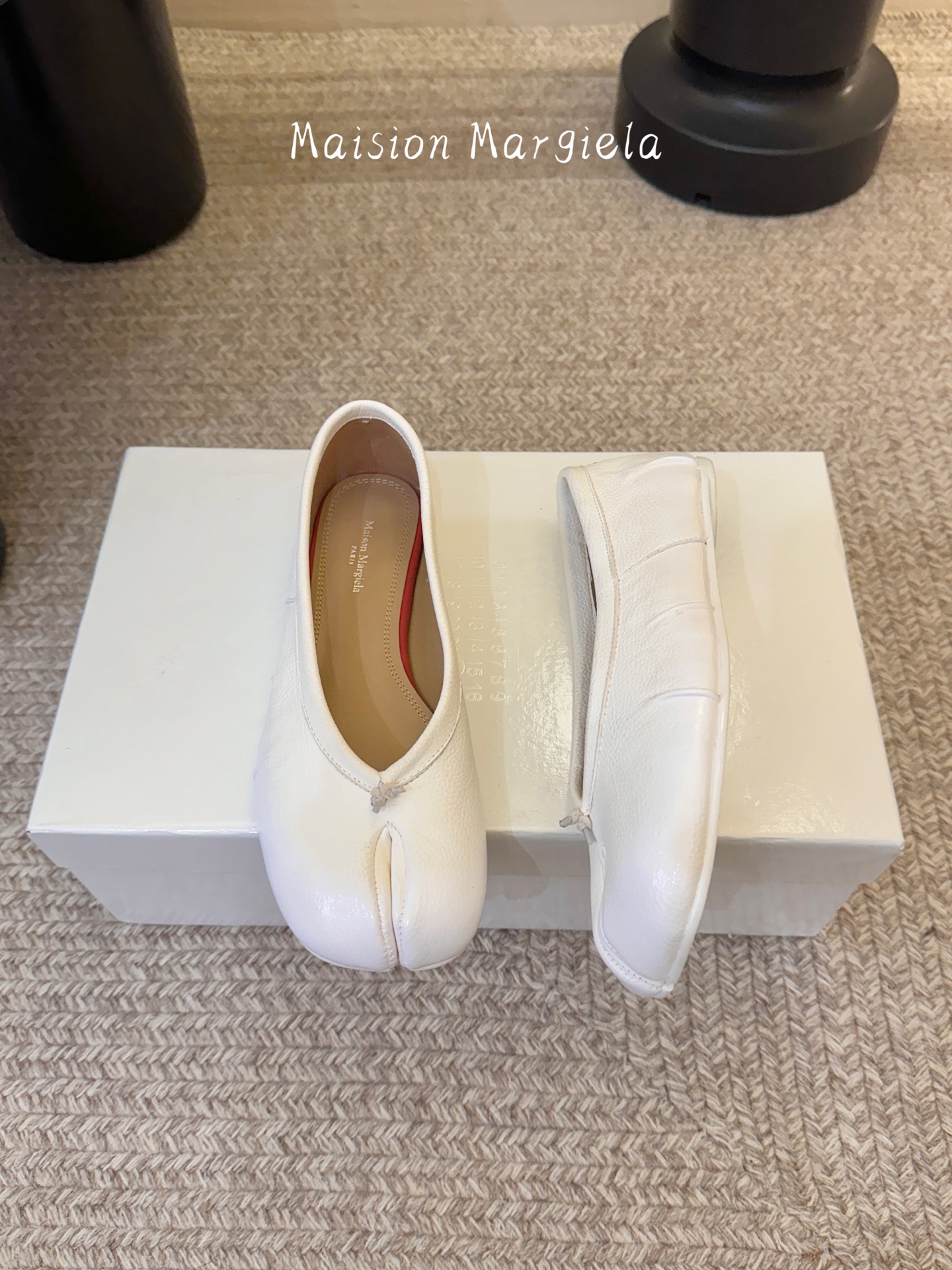 Maison Margiel*26ss早春新款分趾芭蕾鞋标志性分趾鞋型，打破传统鞋履设计，重塑足部美学，