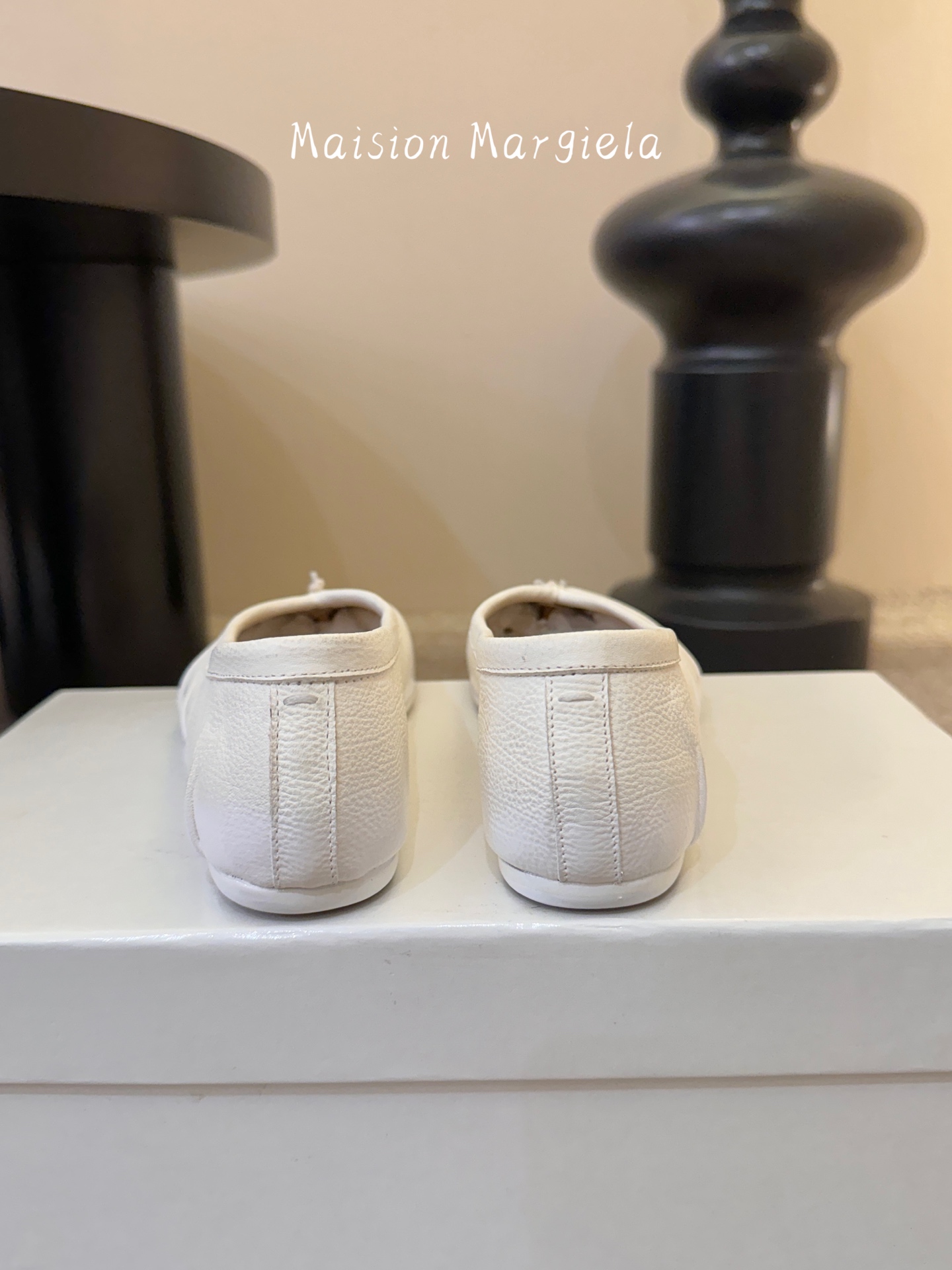 Maison Margiel*26ss早春新款分趾芭蕾鞋标志性分趾鞋型，打破传统鞋履设计，重塑足部美学，
