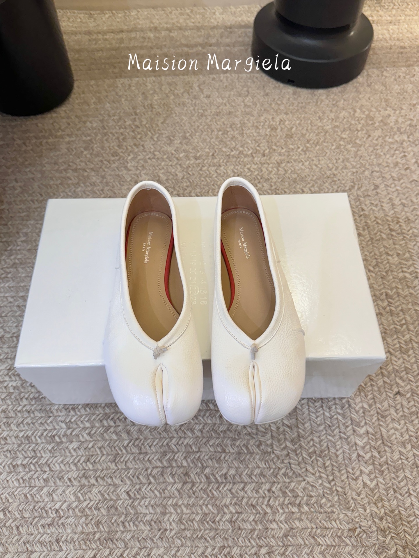 Maison Margiel*26ss早春新款分趾芭蕾鞋标志性分趾鞋型，打破传统鞋履设计，重塑足部美学，