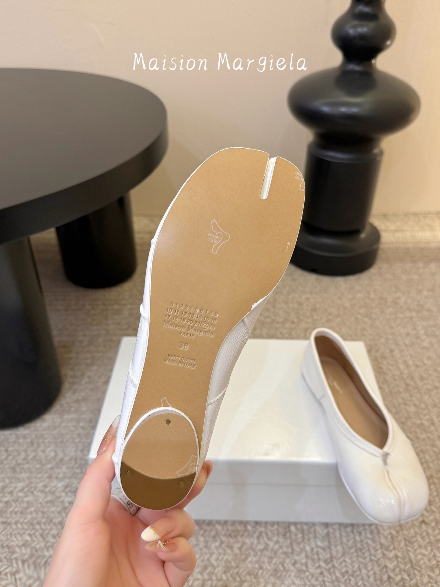 Maison Margiel*26ss早春新款分趾芭蕾鞋标志性分趾鞋型，打破传统鞋履设计，重塑足部美学，