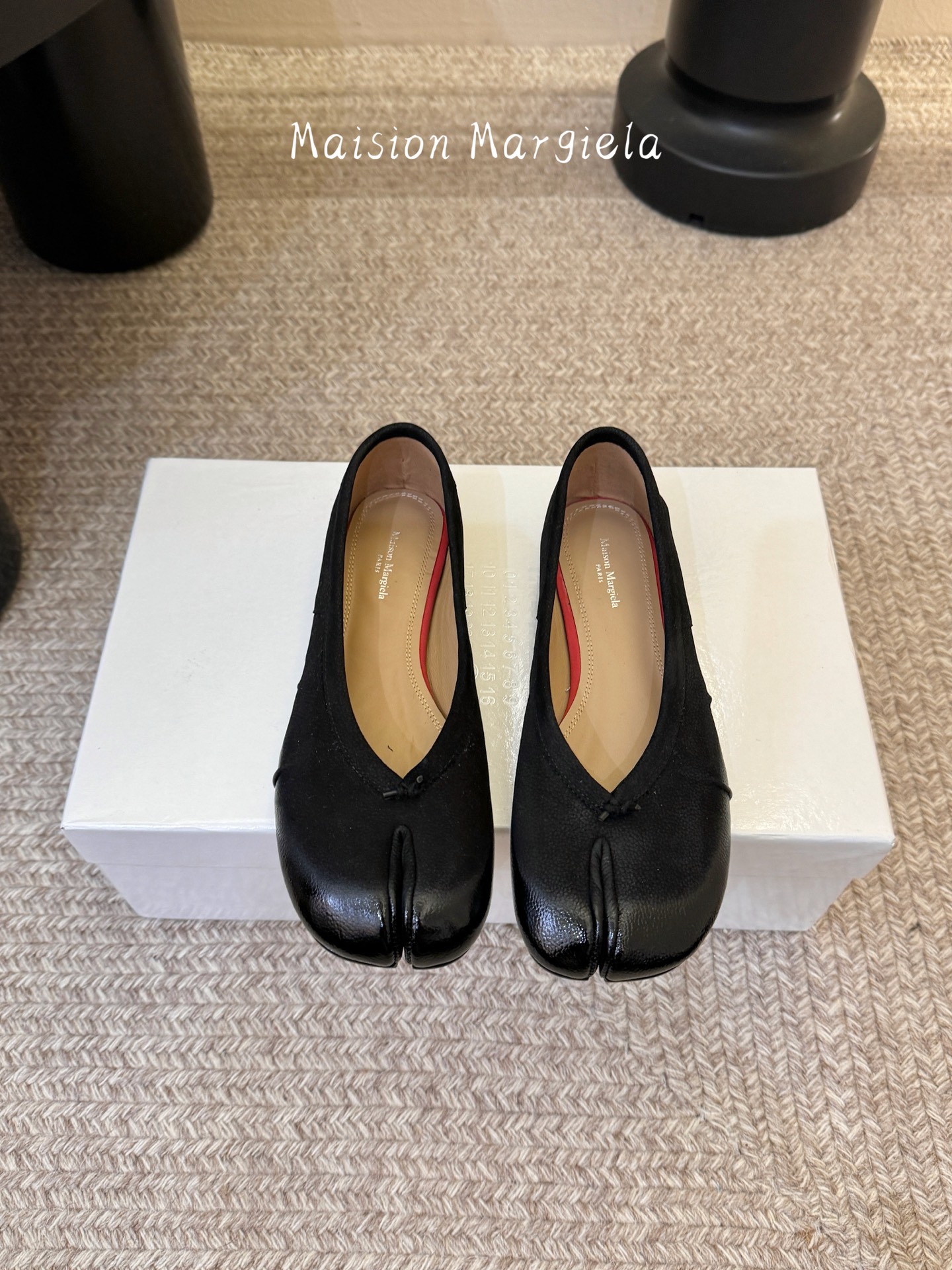 Maison Margiel*26ss早春新款分趾芭蕾鞋标志性分趾鞋型，打破传统鞋履设计，重塑足部美学，