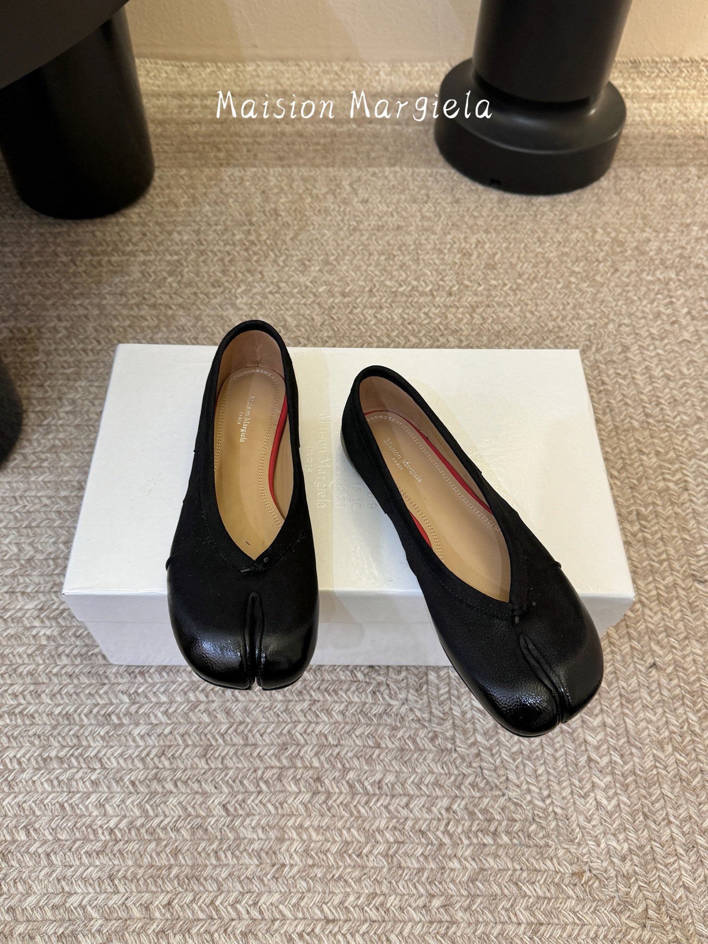 Maison Margiel*26ss早春新款分趾芭蕾鞋标志性分趾鞋型，打破传统鞋履设计，重塑足部美学，