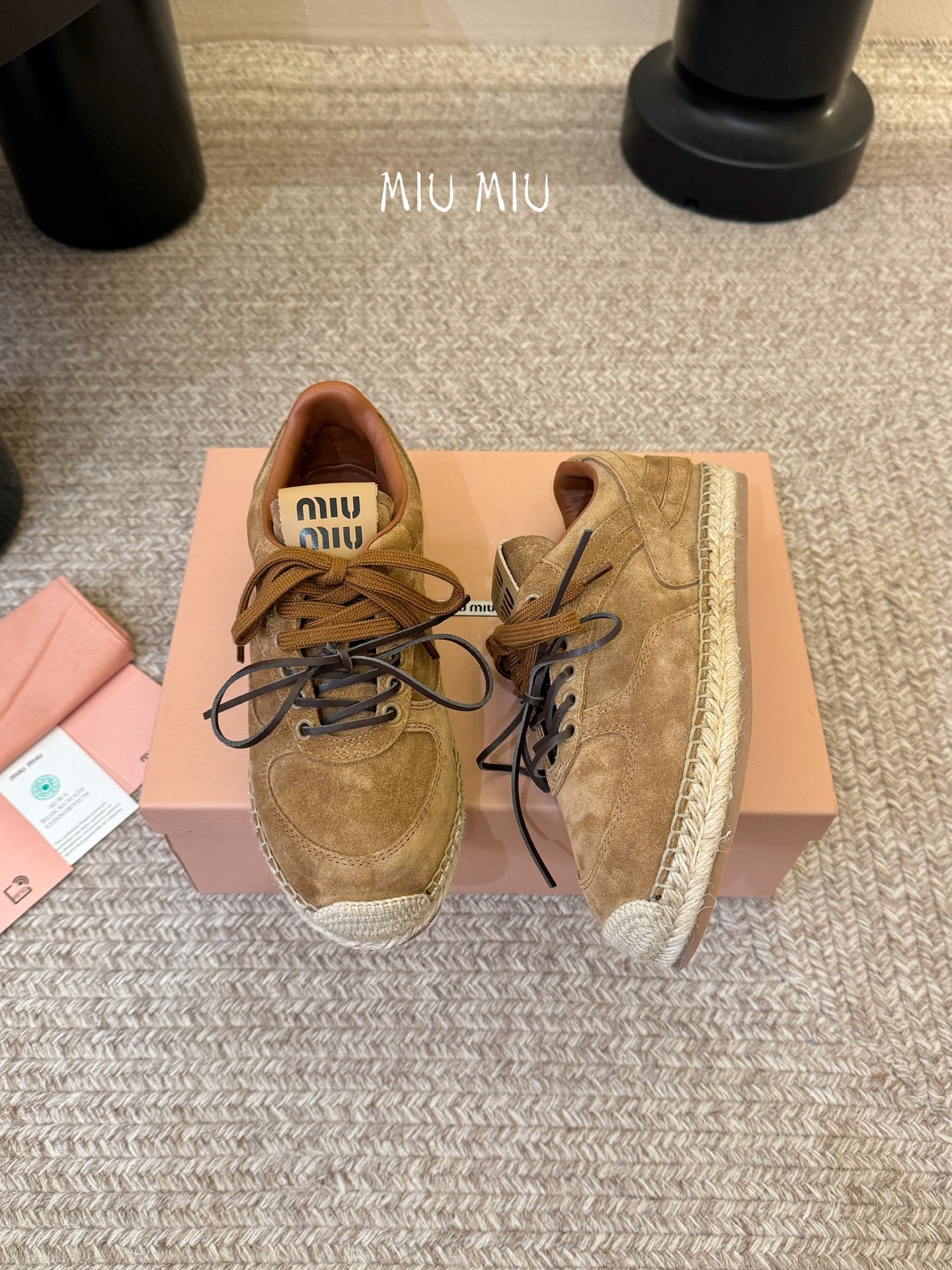 MiuMiu缪缪最新走秀款麻绳编织休闲鞋明星网红种草 国内外博主刷爆的一款 小红书种草系列 复古又时髦上