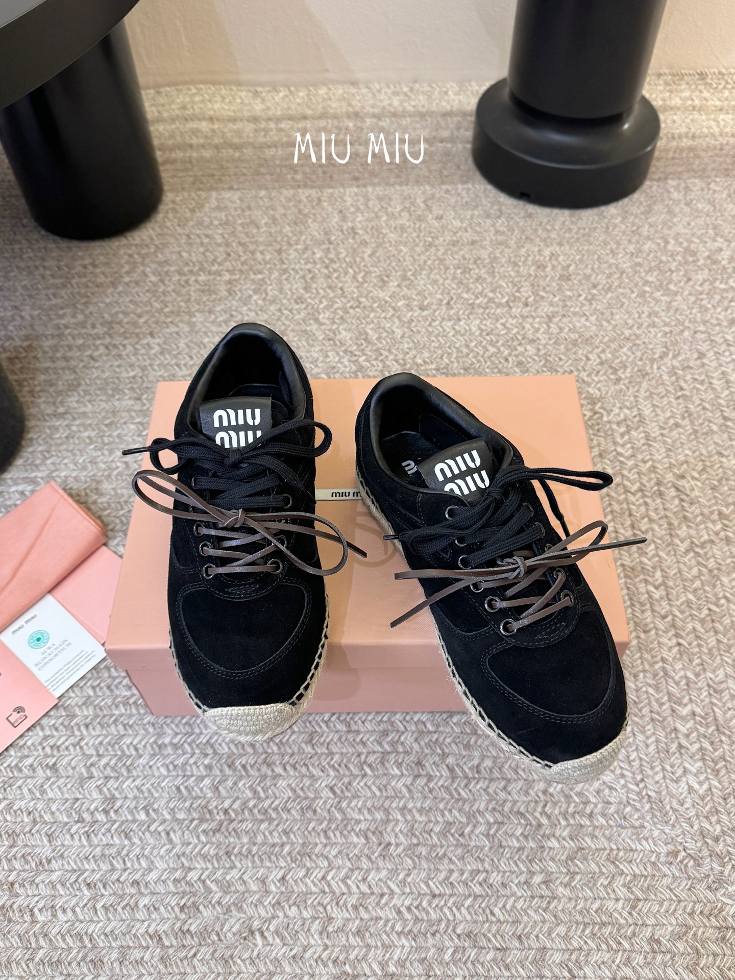 MiuMiu缪缪最新走秀款麻绳编织休闲鞋明星网红种草 国内外博主刷爆的一款 小红书种草系列 复古又时髦上